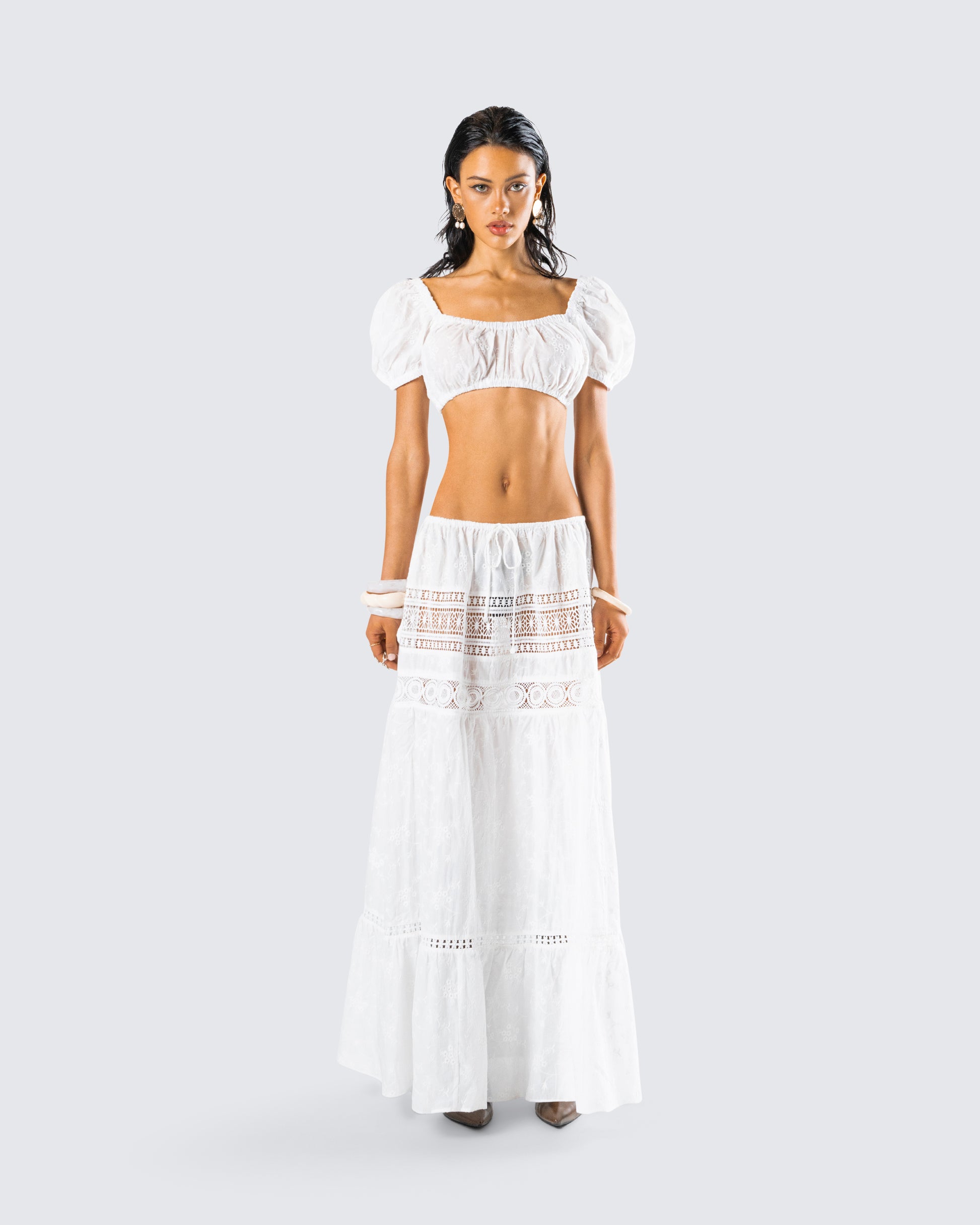 Rue White Floral Set model front