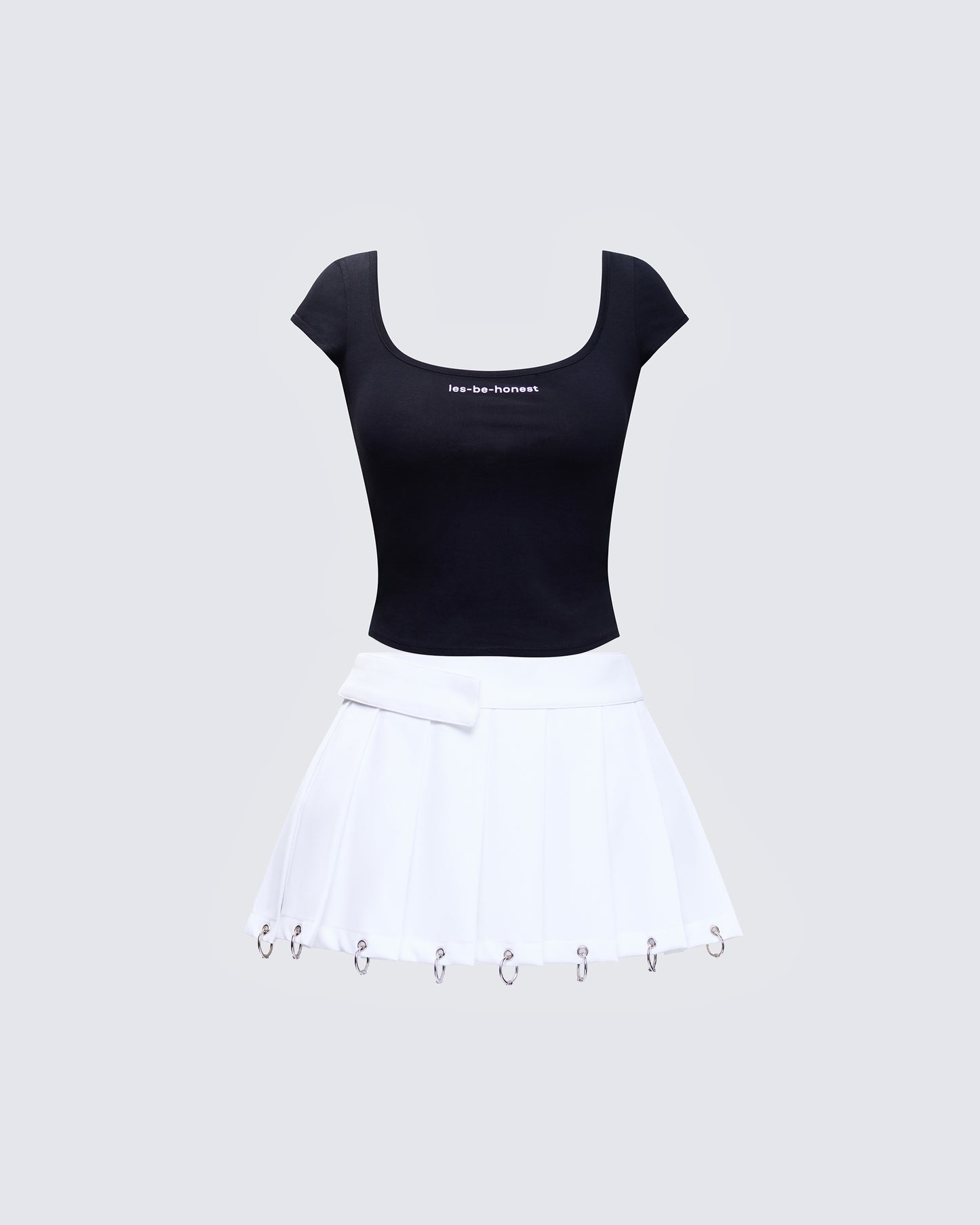 Levi Black Pleated Set
product front