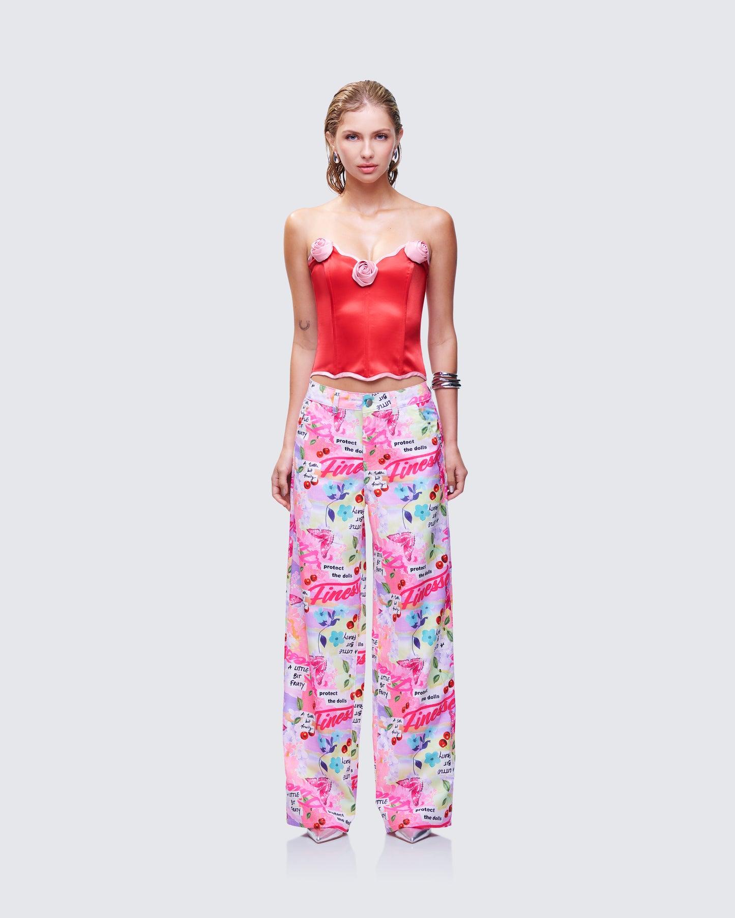 Tove Rose Set model front