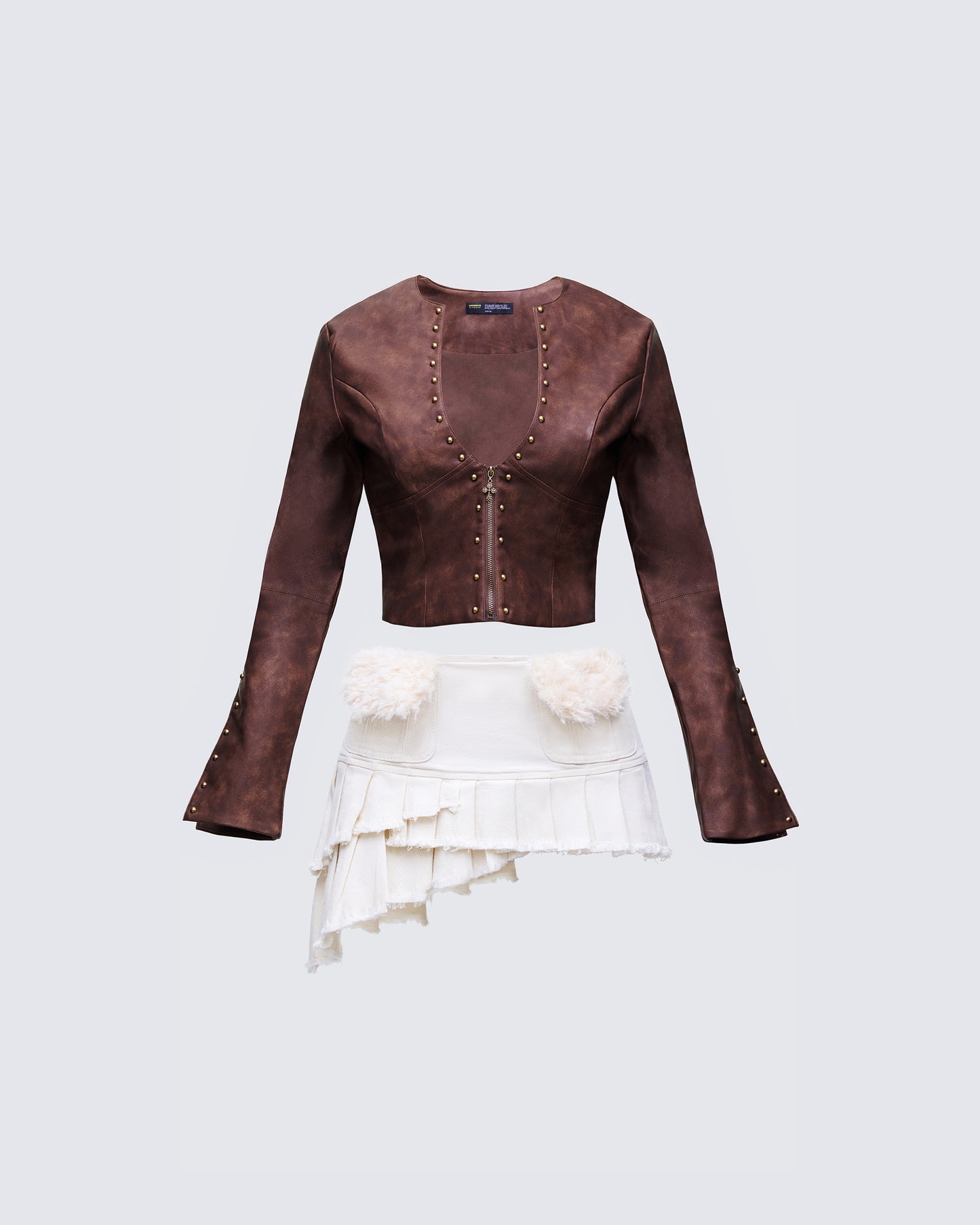 Viatrix Distressed Set
product front