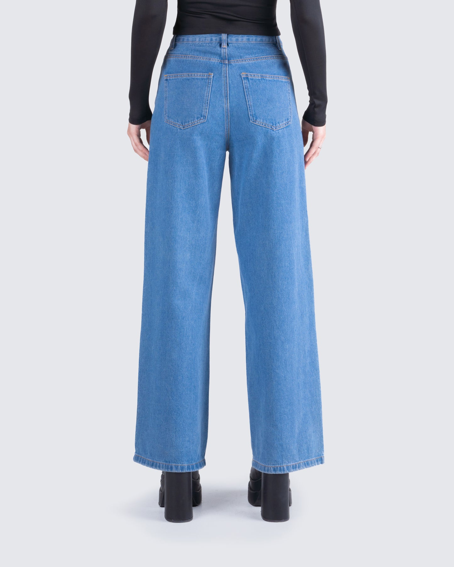 Amelia Distressed Jeans