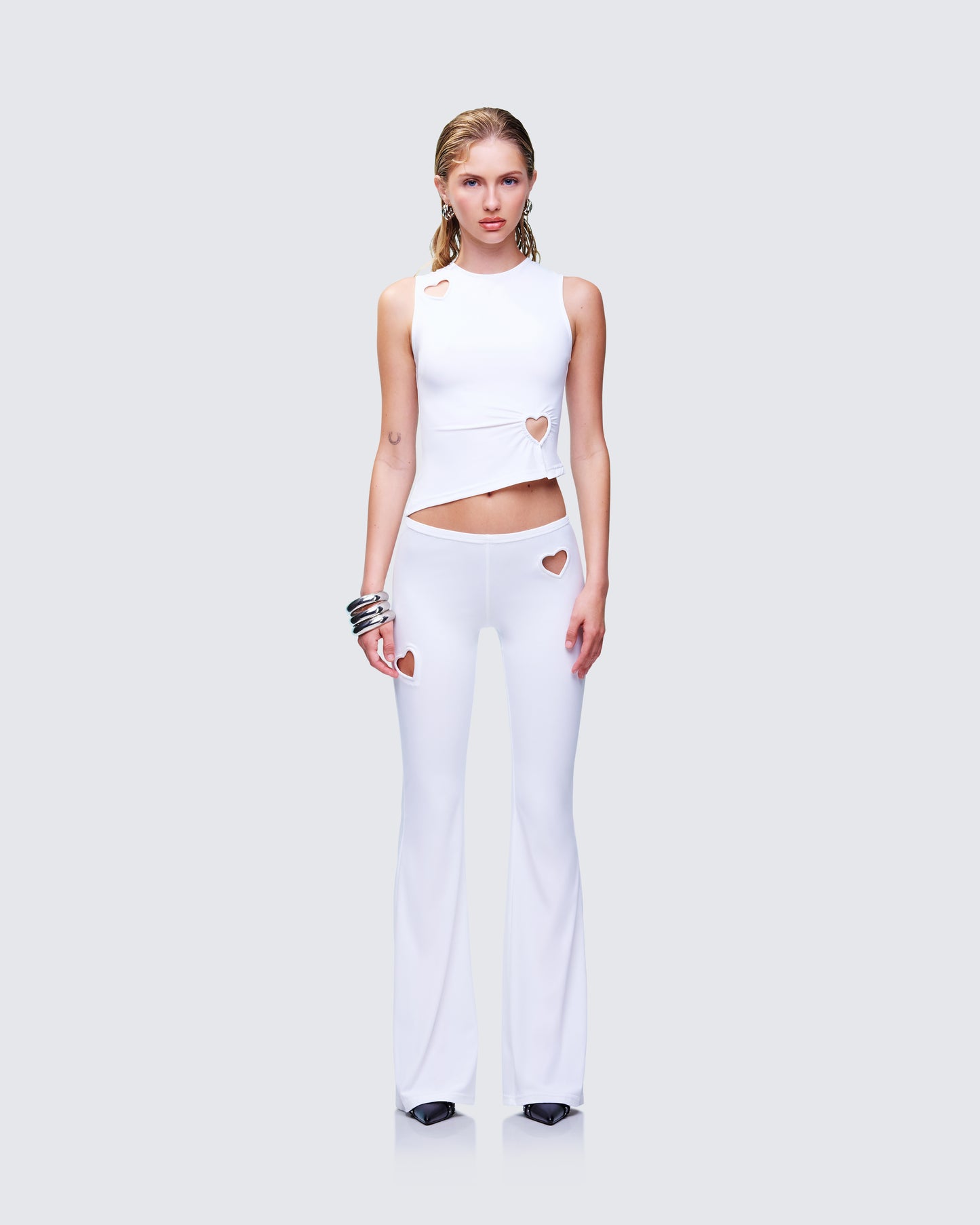Cora White Set model front