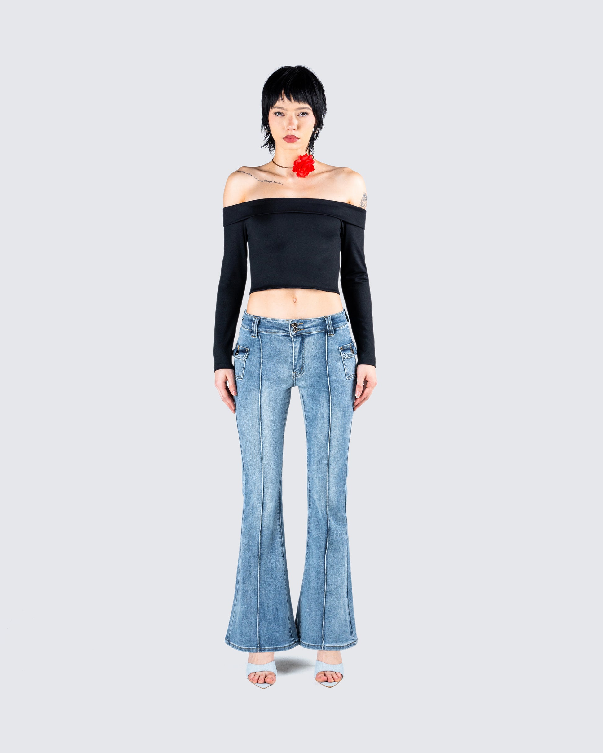 Zori Off the Shoulder Set model front