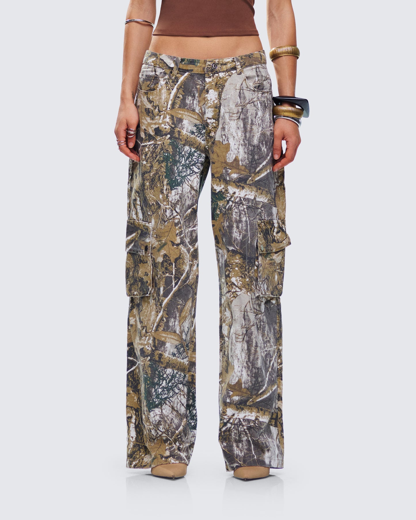 Ema Camo Set model front