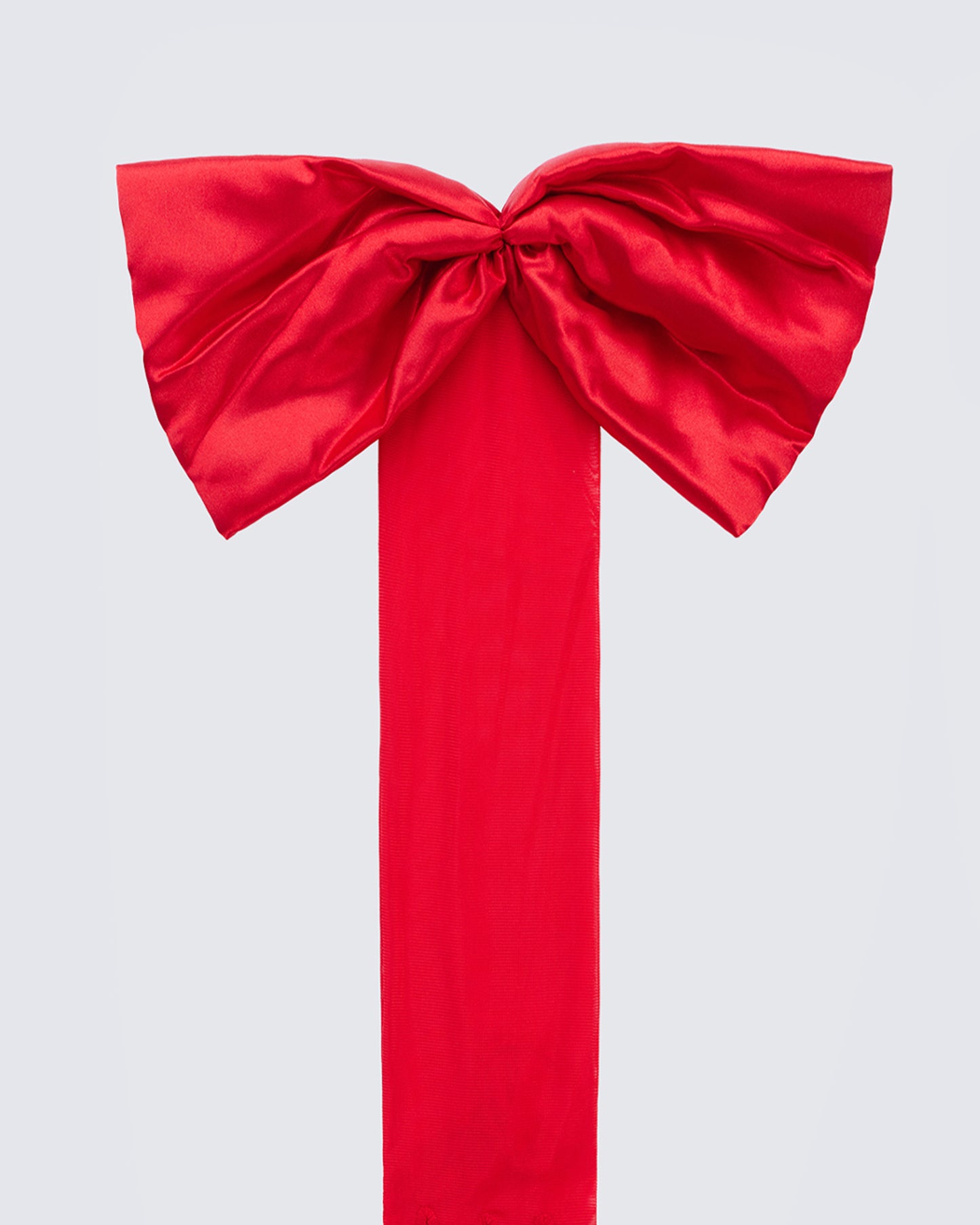 Women's red accessories front view β FINESSE