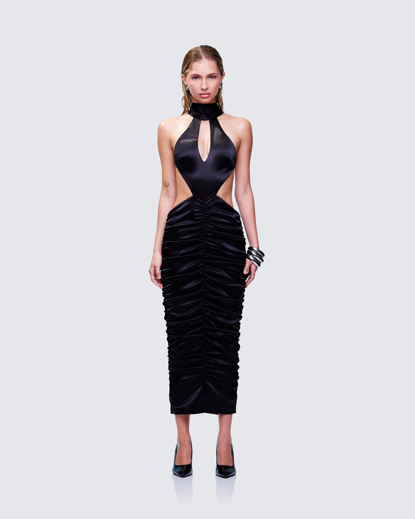 Junia Black Ruched Midi Dress model front