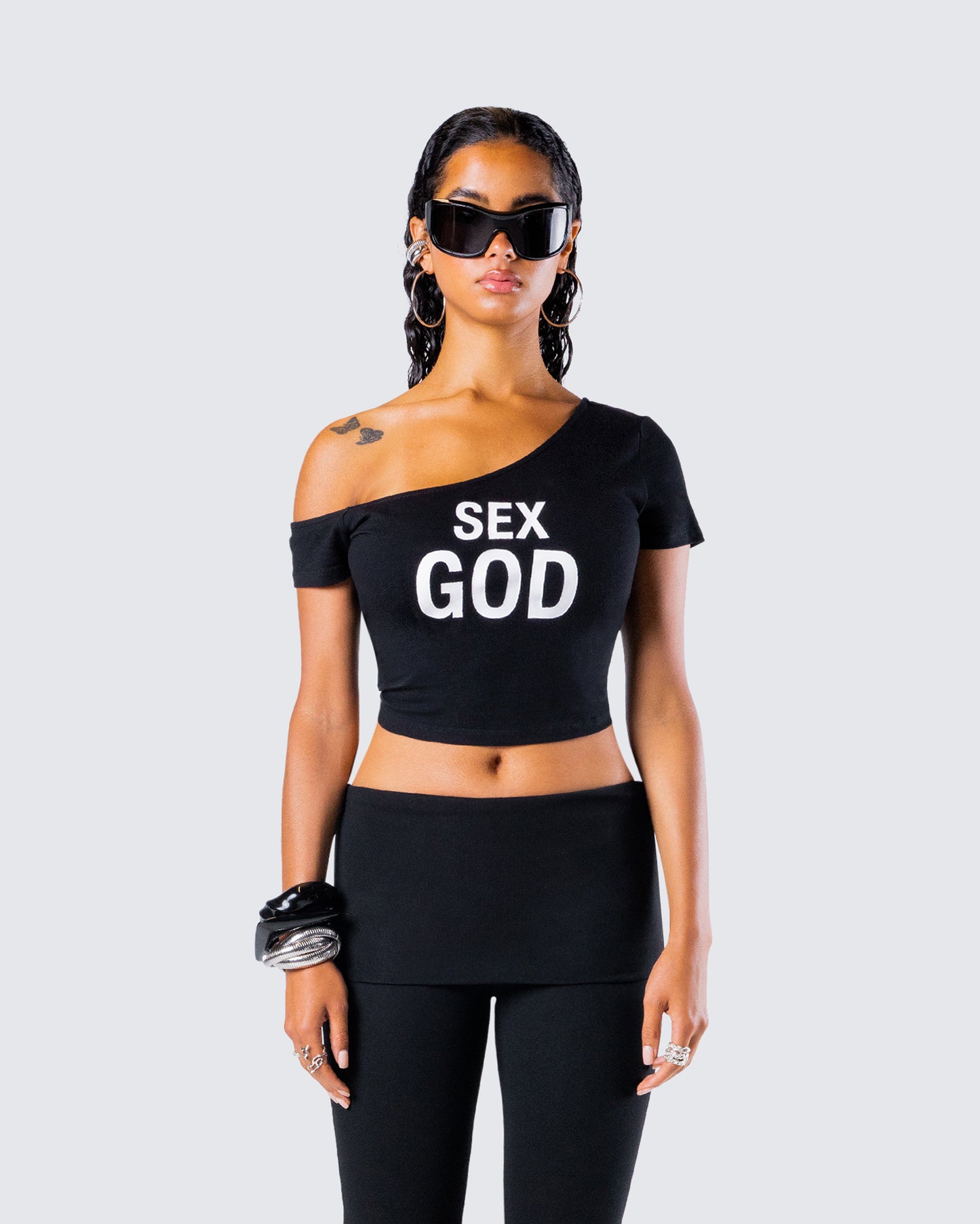 Karen Black Jersey Graphic Top model front