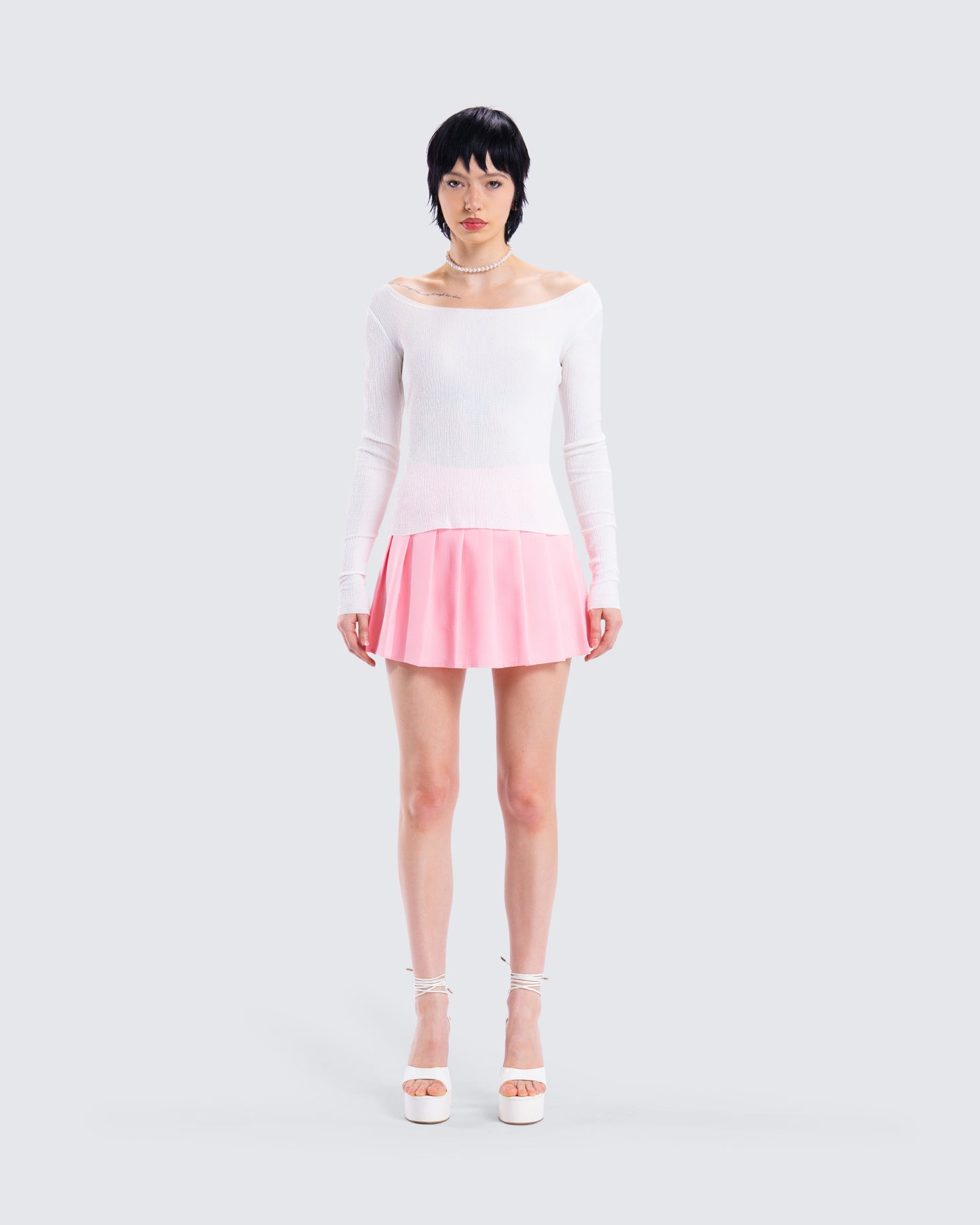Leslie Pleated Set model front
