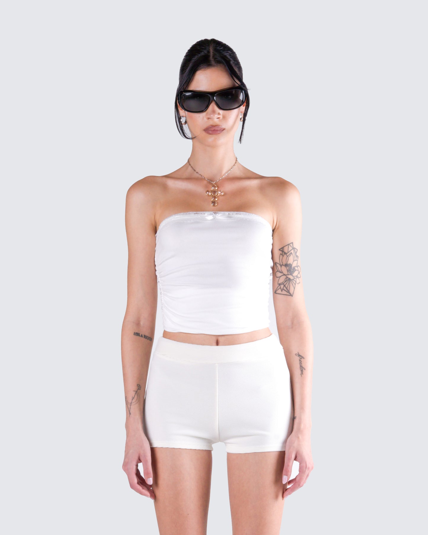 Mara White Jersey Tube Top model front