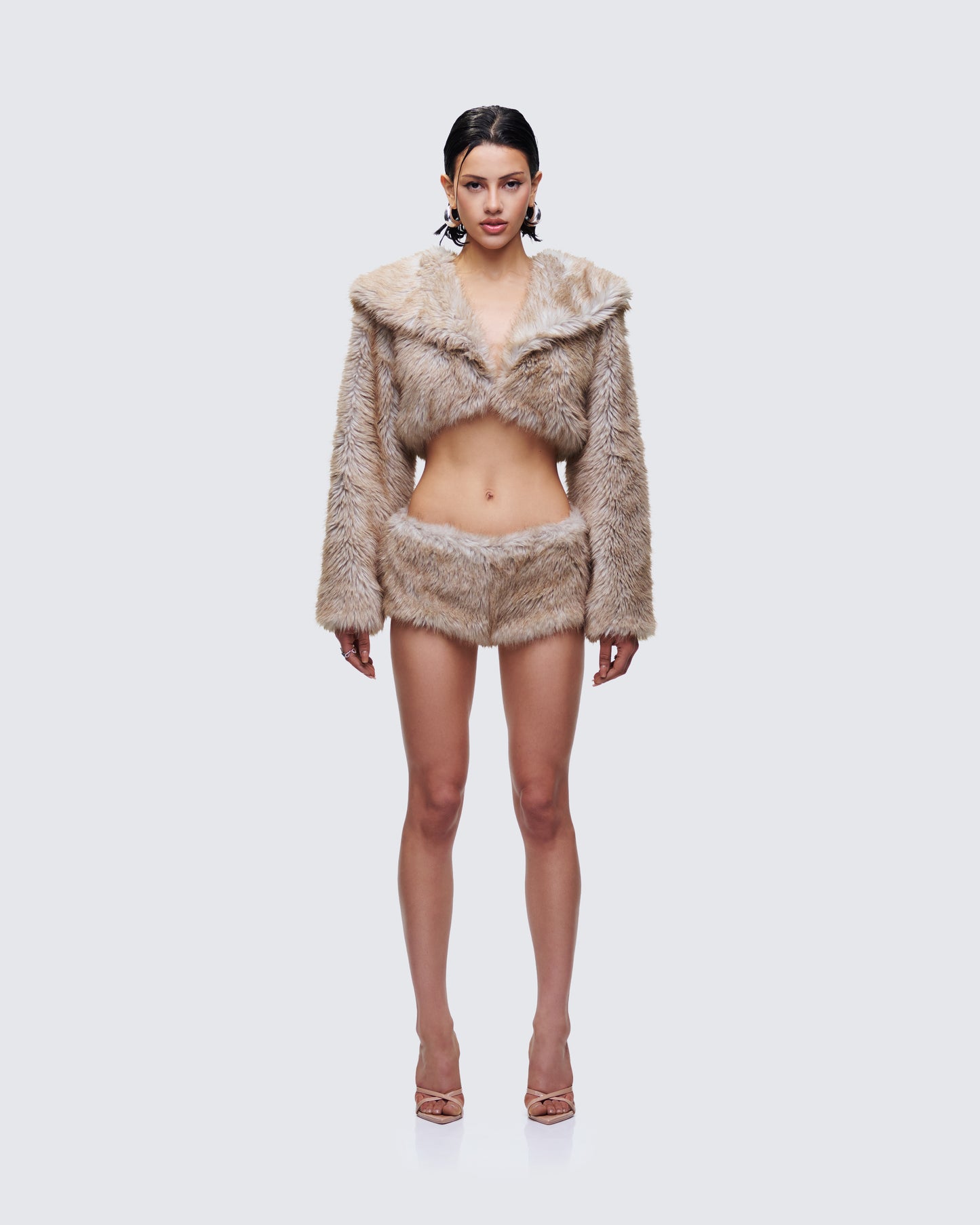 Marilyn Faux Fur Set model front