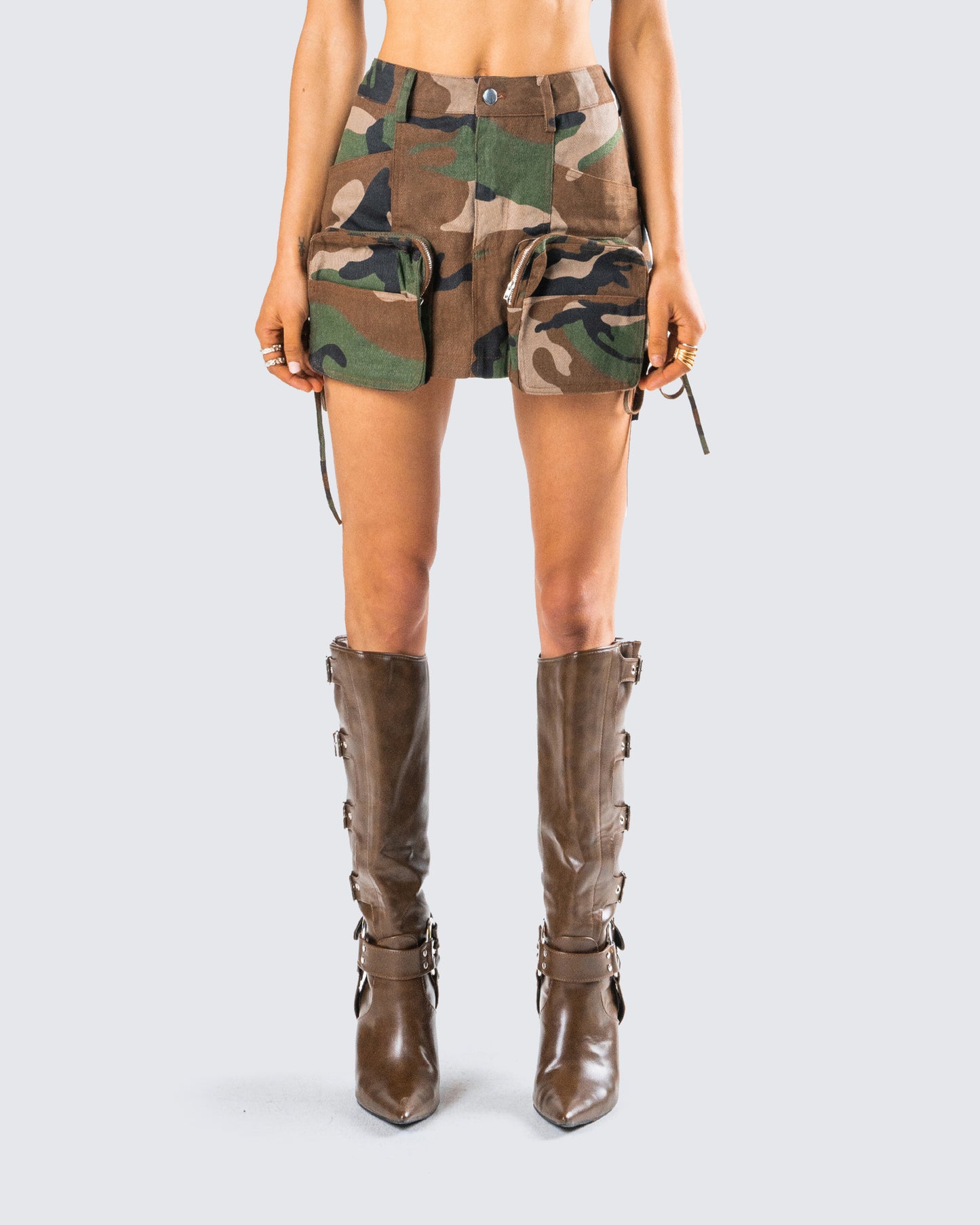 Merida Camo Zip Pocket Mini Skirt model front