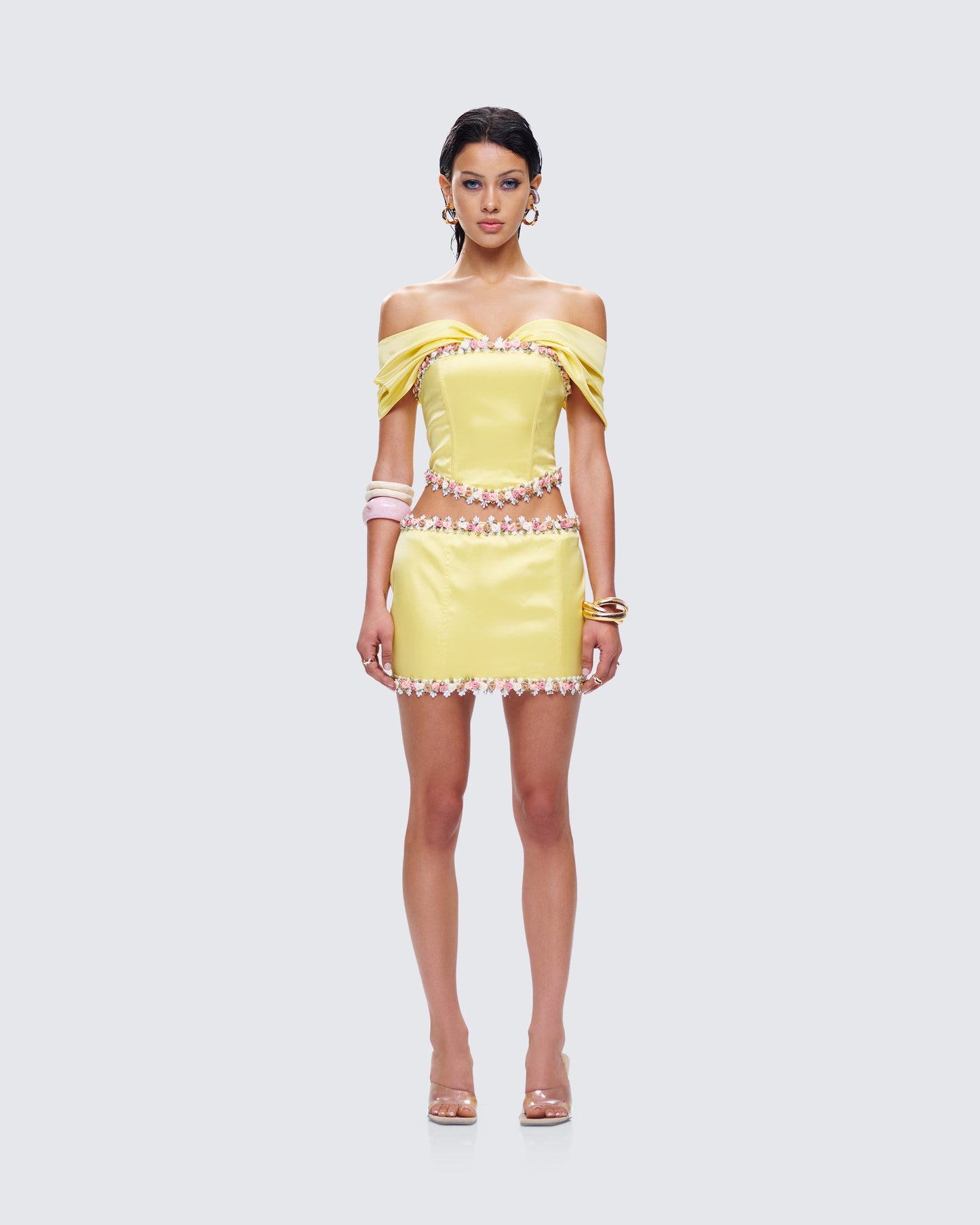 Nori Yellow Floral Set model front