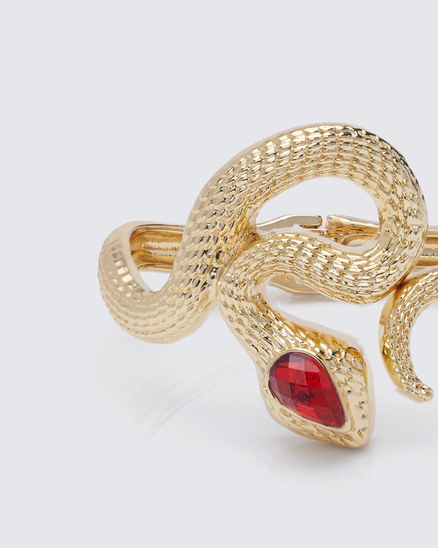 Gold bracelet styled on model β FINESSE