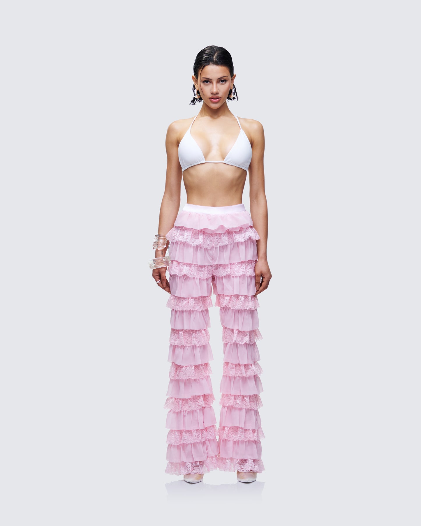 Senara Ruffle Set model front