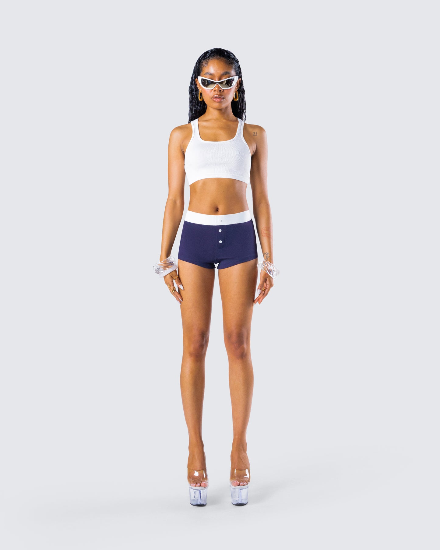 Sasha Basics Set model front