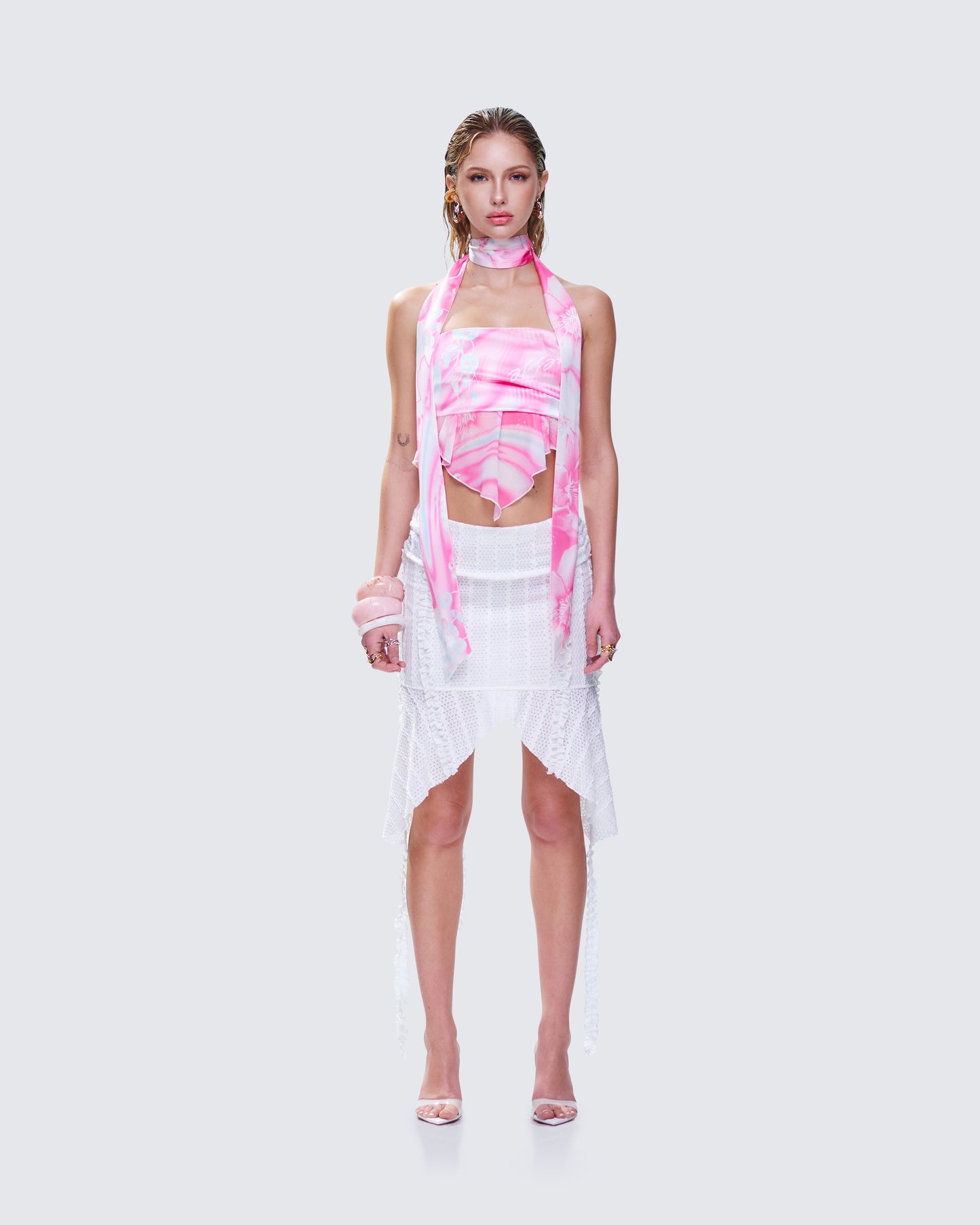 Verena Ruffle Set model front