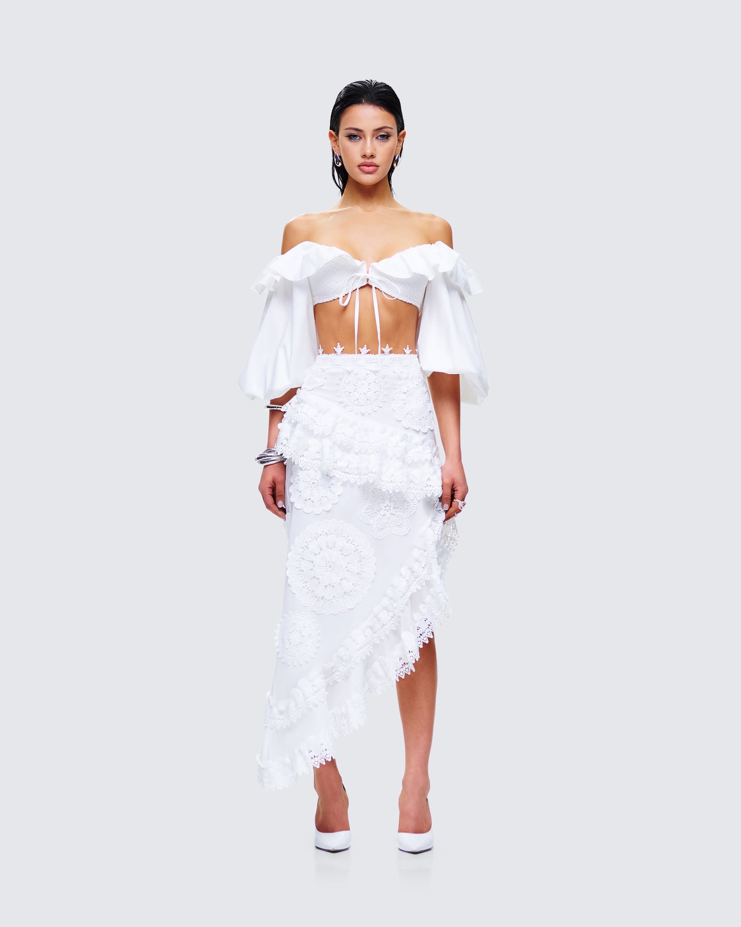 Villi White Lace Set model front