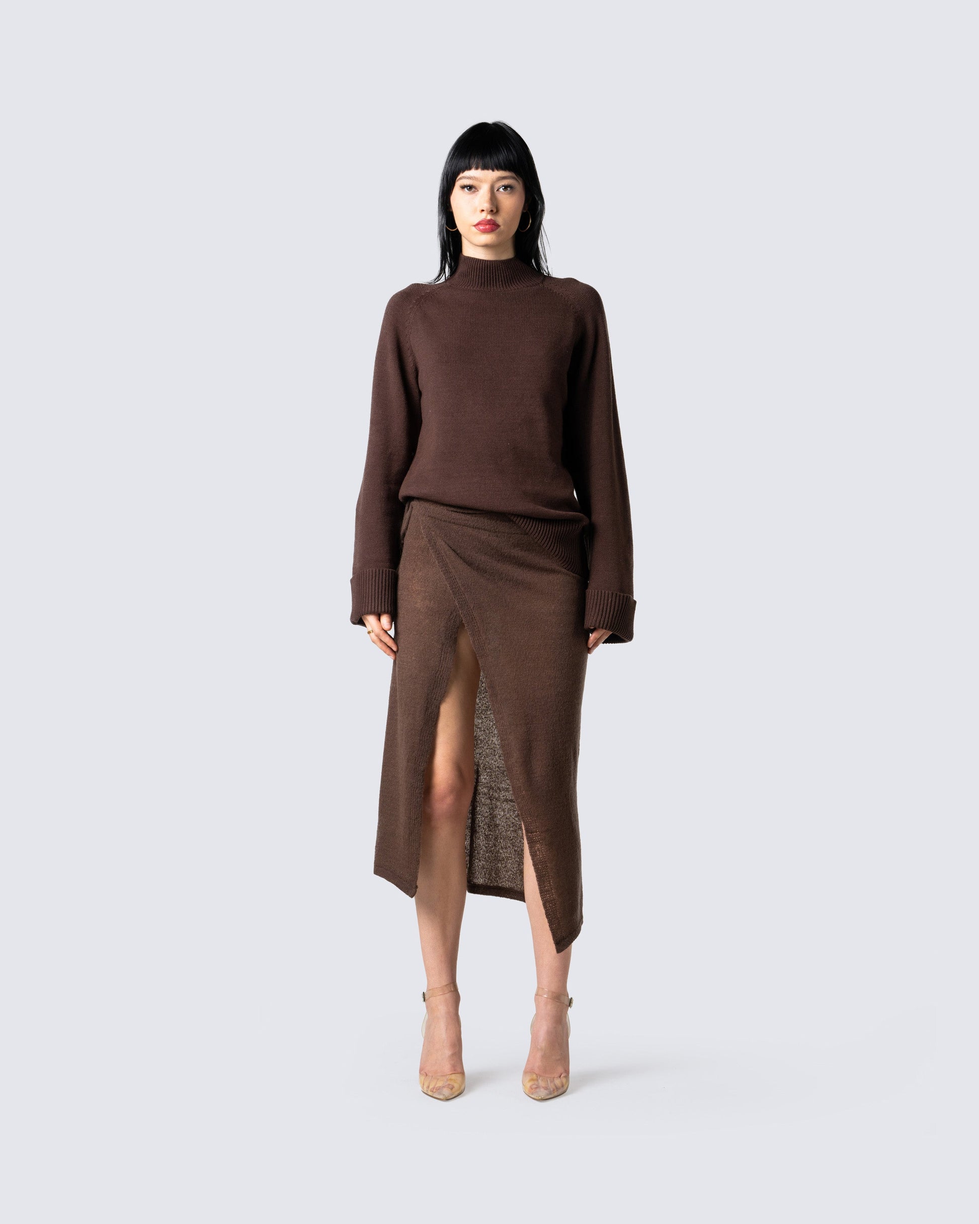 Zuri Flattering Set model front