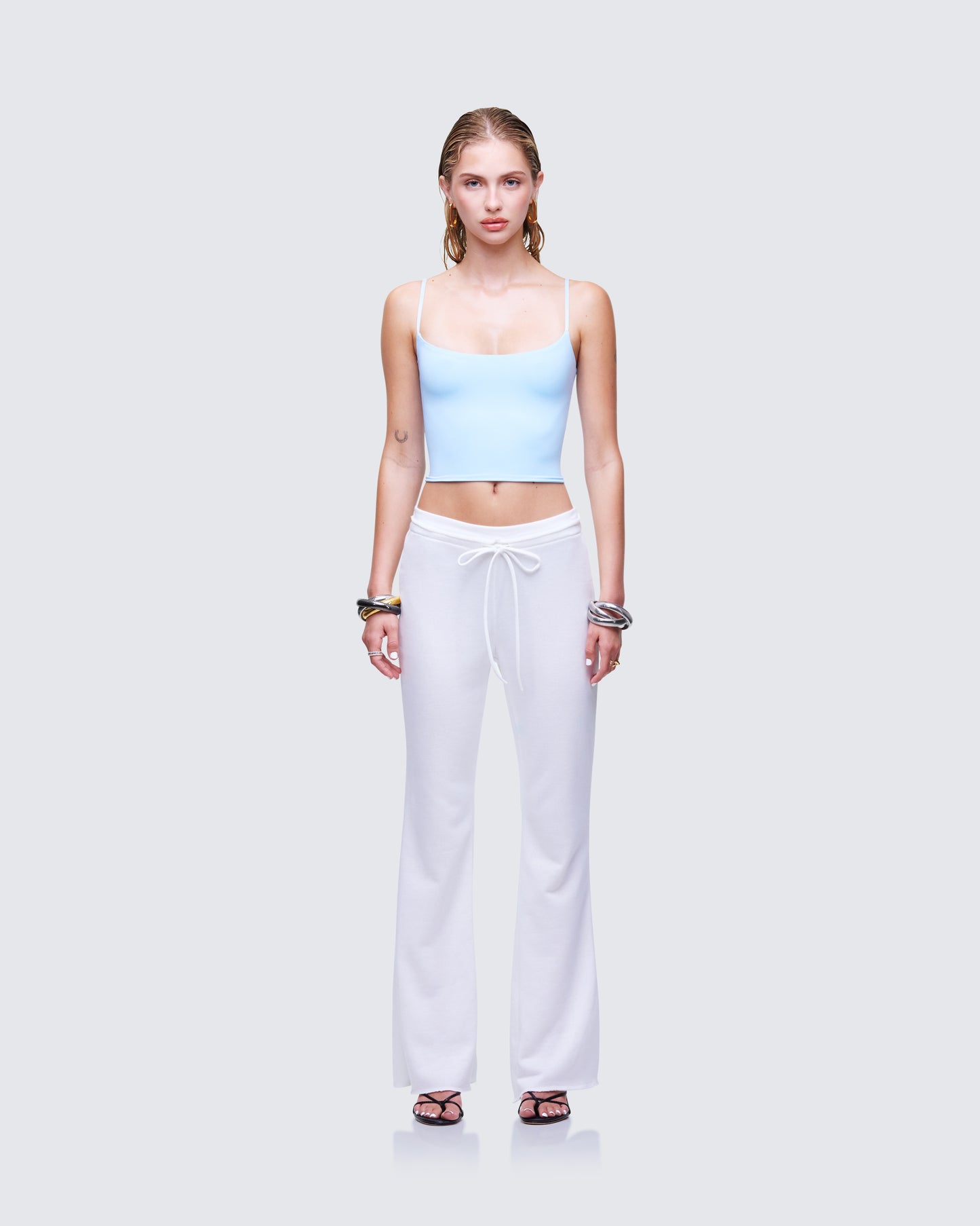 Soleia Flare Set model front