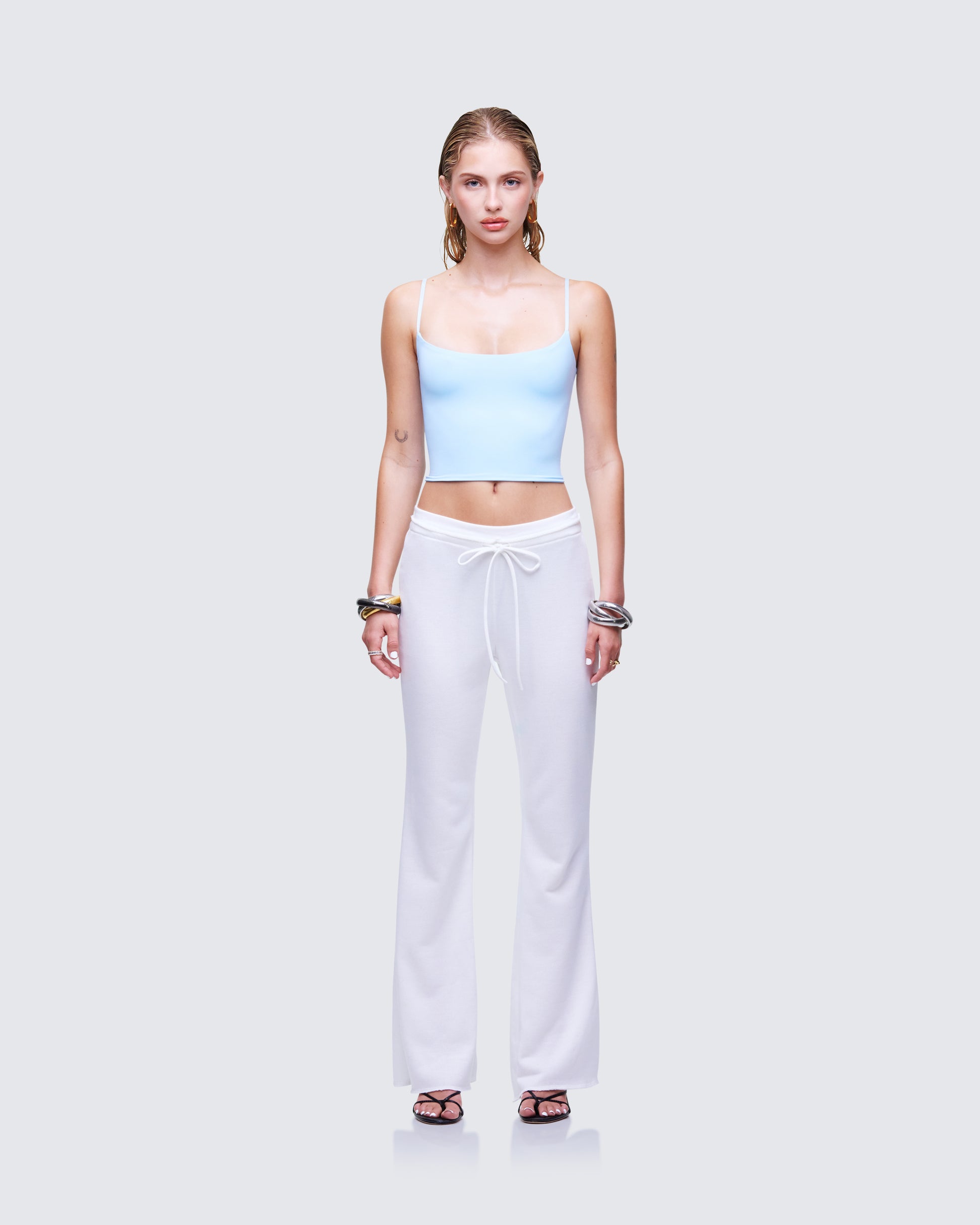 Soleia Flare Set model front