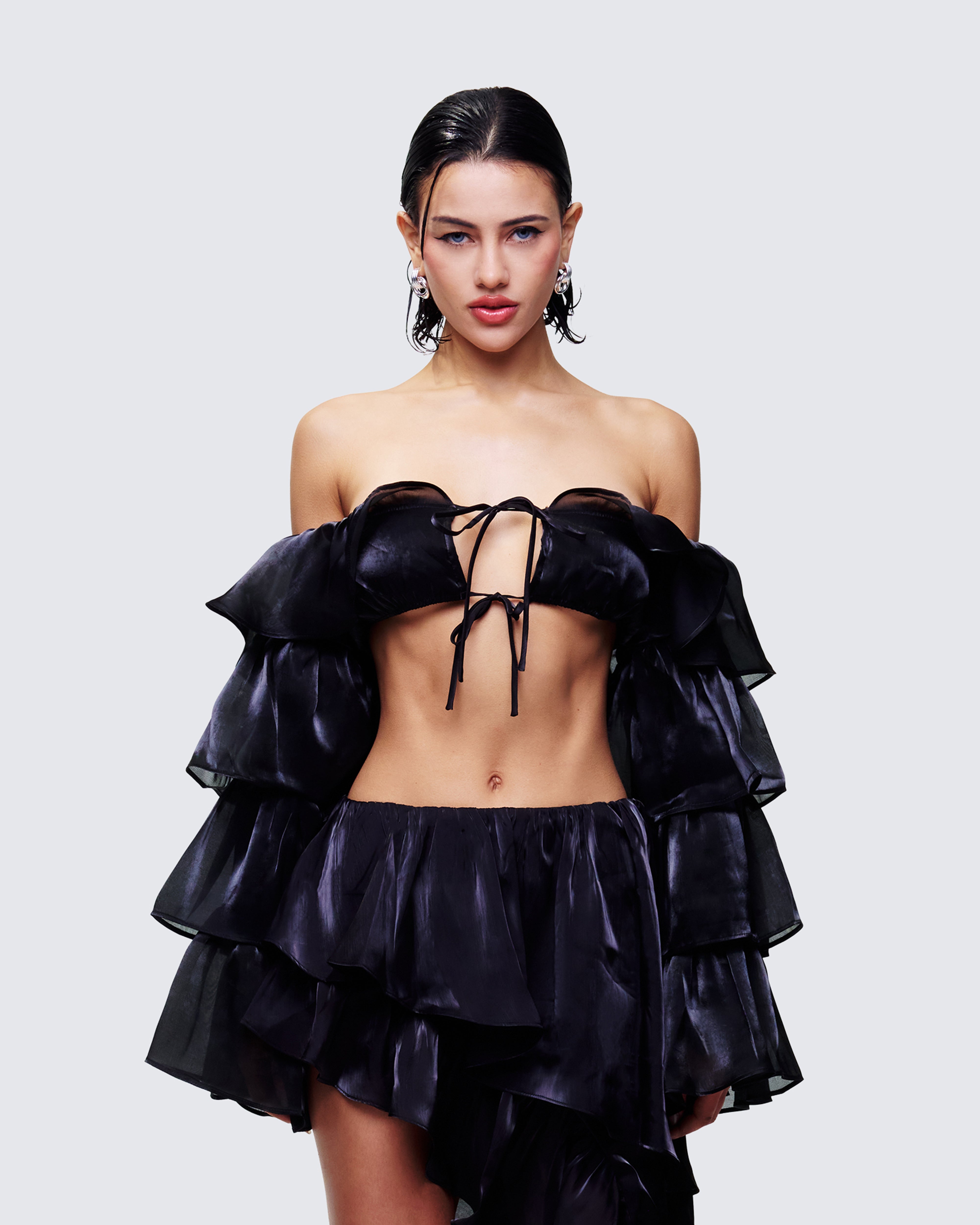 FRILL DROP トップス Black Ruffle Sleeve Crop Top - Off Shoulder Tiered – FINESSE