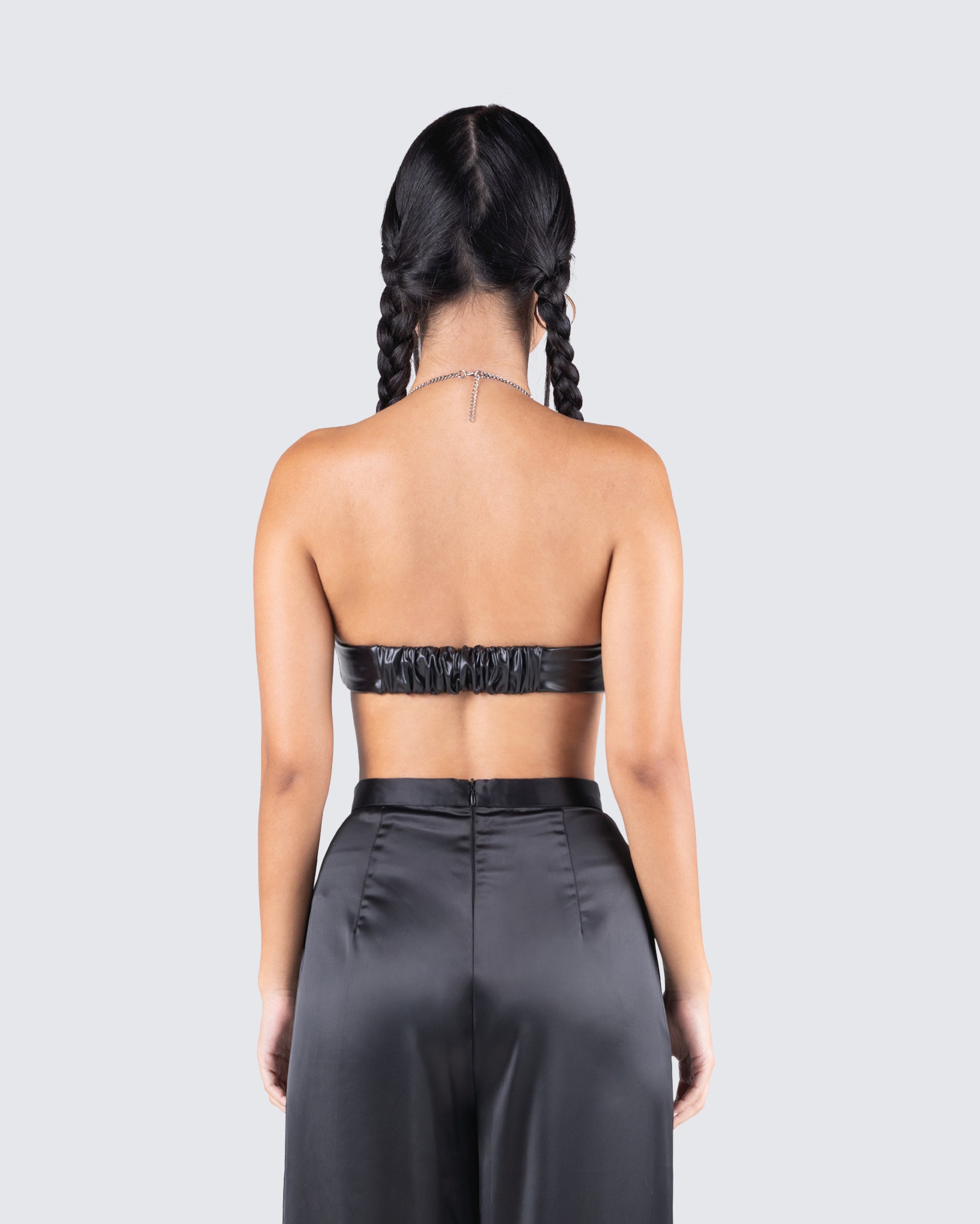 Black Chain Halter Bra Top - Body Jewelry Crop FINESSE Black Chain Halter Bra Top - Body Jewelry Crop FINESSE