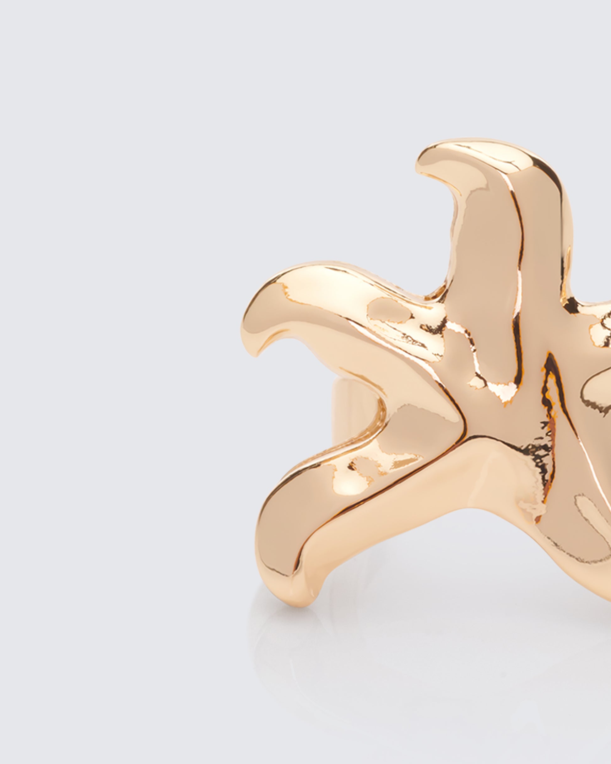 Brisae Gold Starfish Ring - close up detail