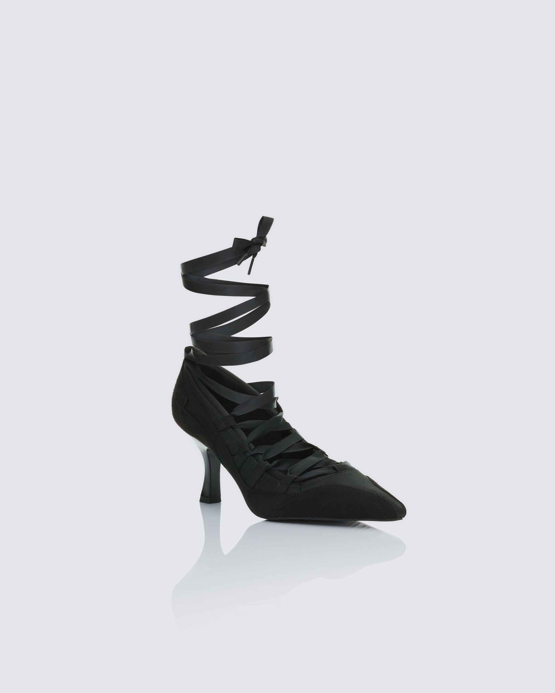 Women's black shoes front view – FINESSE