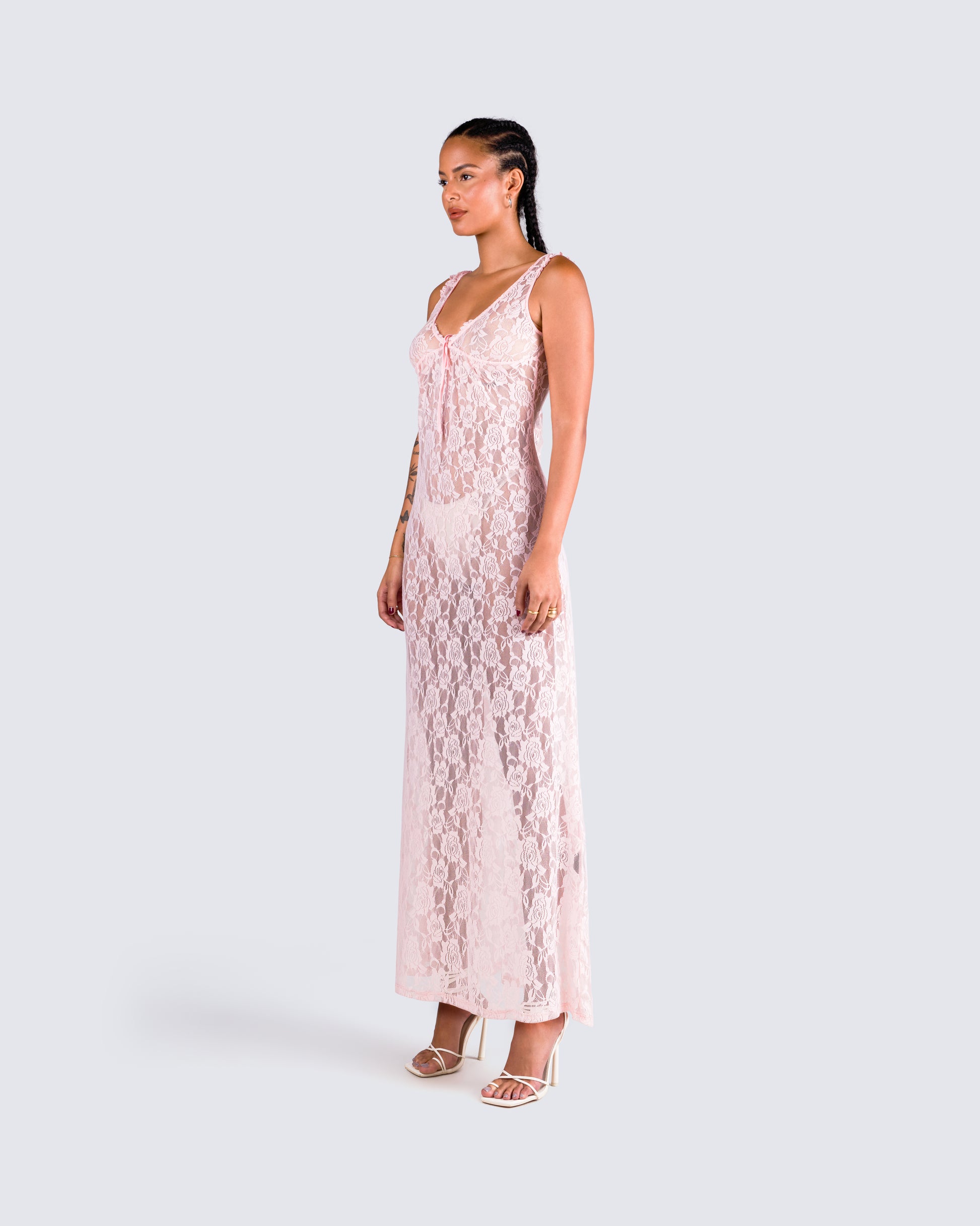 Scarlett Pink Lace Maxi Dress – FINESSE