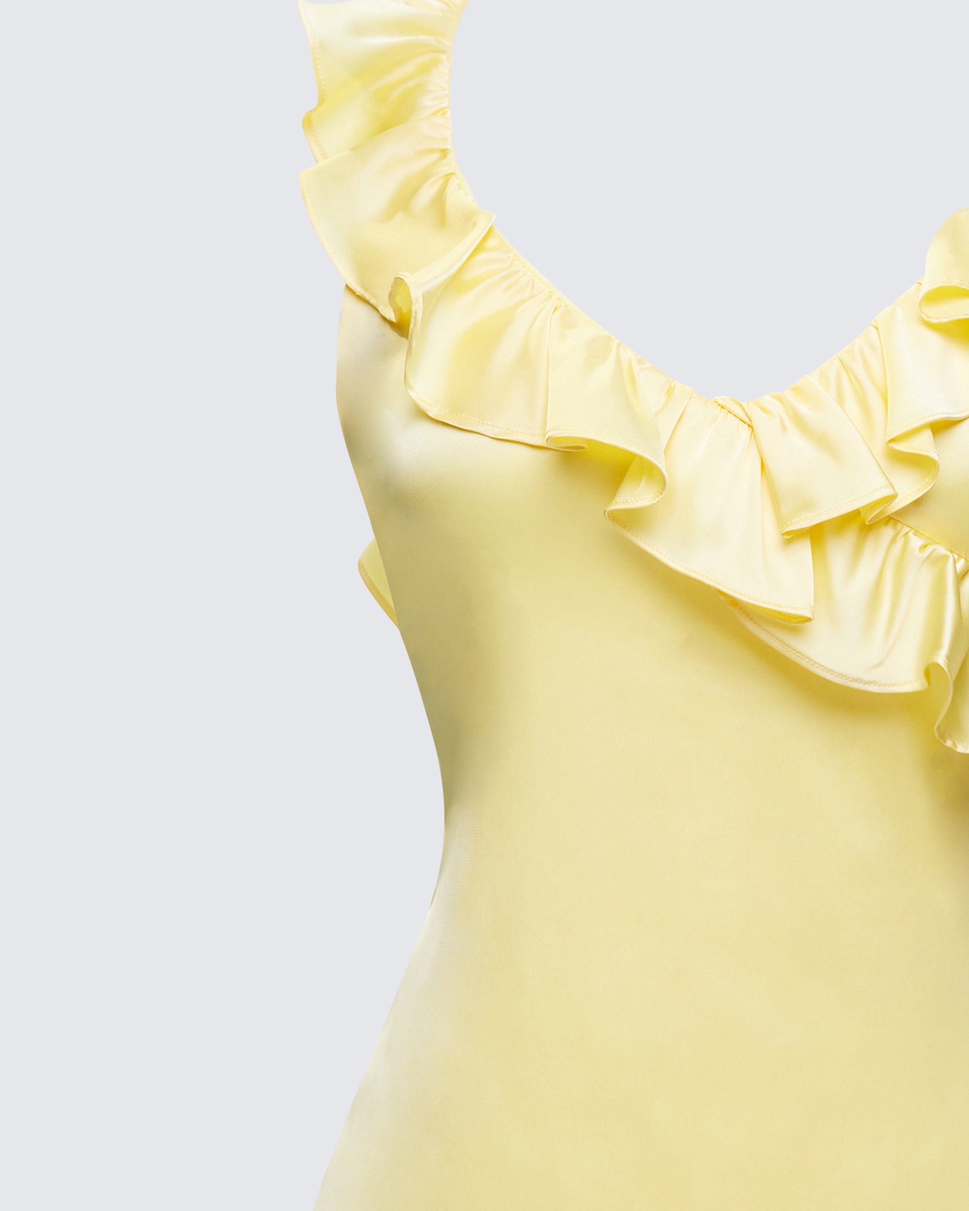 yellow summer mini dress short yellow summer dress summer outfit ideas #summeroutfits #summerdresses #dresses #outfitinspiration #yellowdress #shortdresses