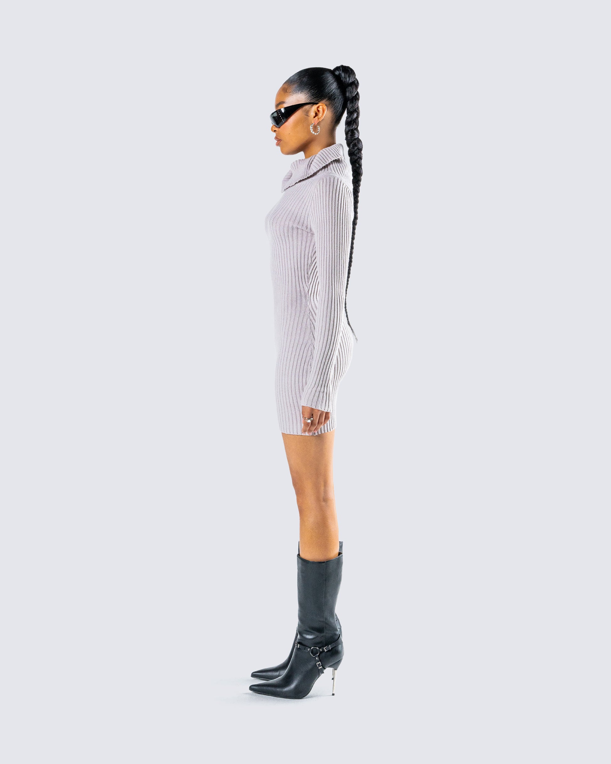 grey sweater dress black boots How to Wear a Grey Turtleneck Sweater Dress