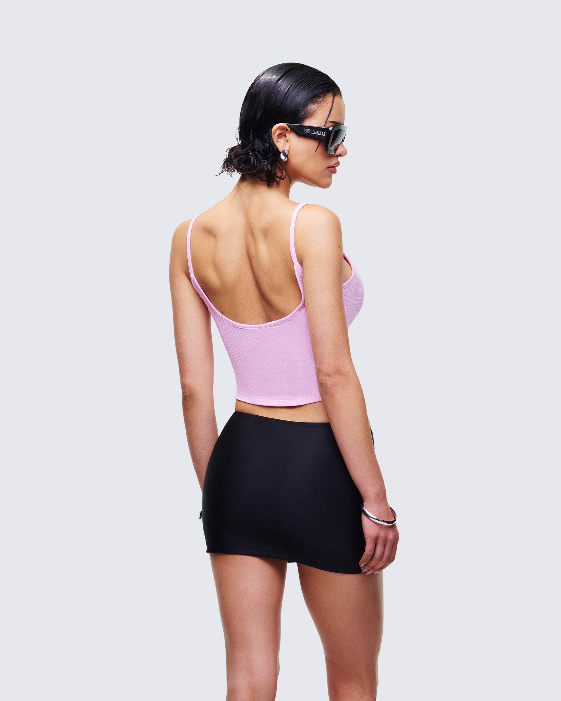 Women's pink top close-up detail – FINESSE