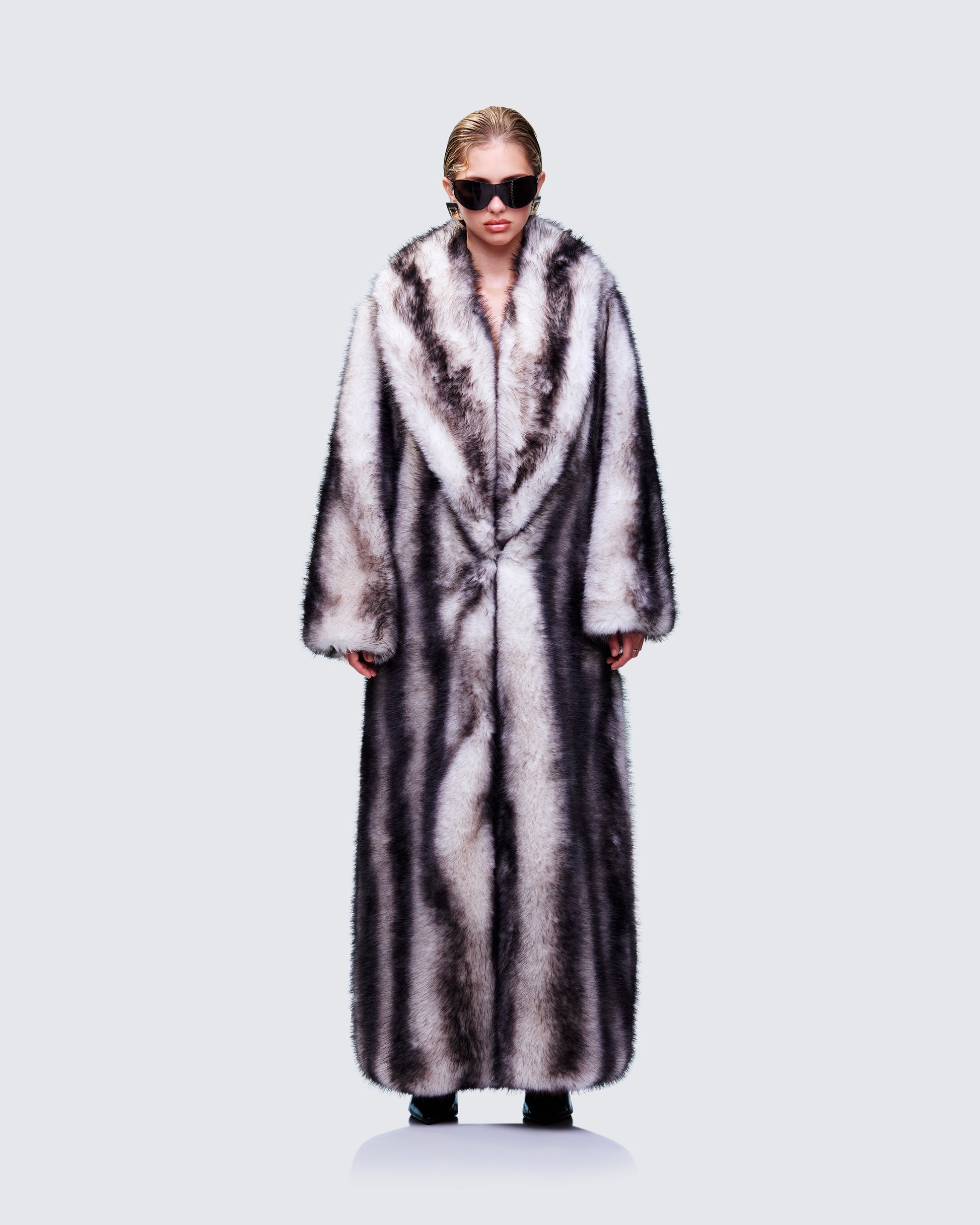 Lakeisha Oversized Maxi Fur Coat model front