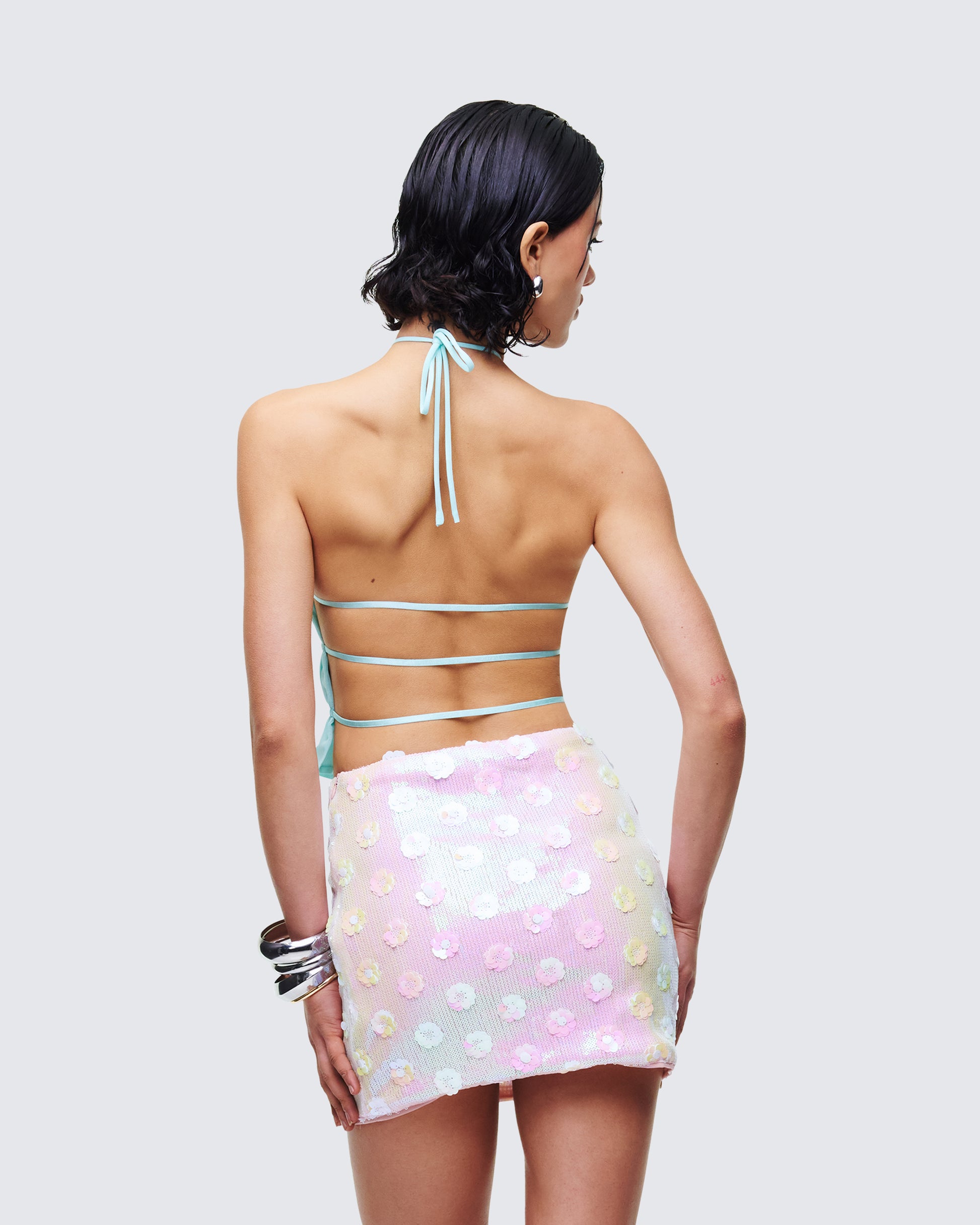 Women's blue halter top close-up detail – FINESSE