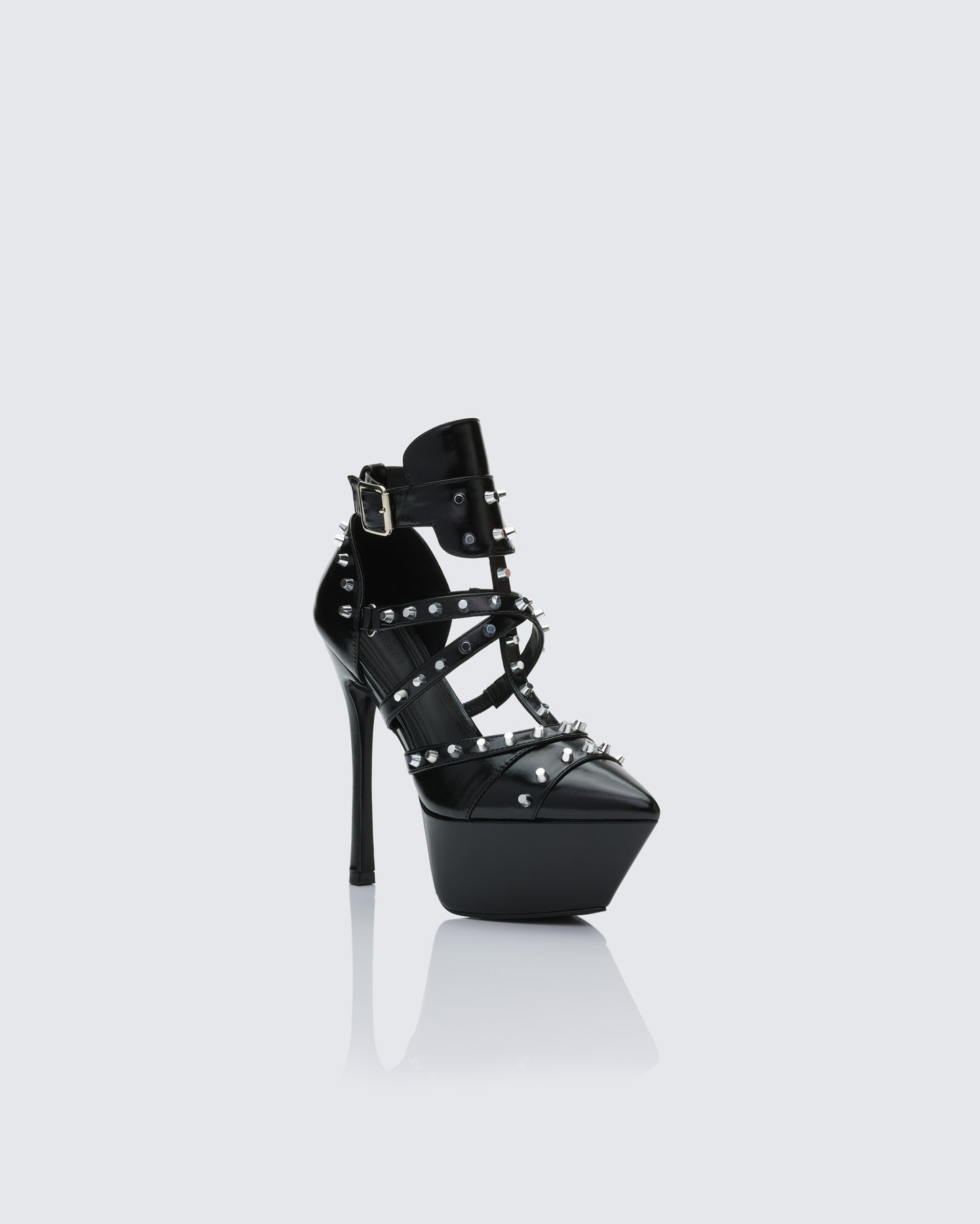 Women's black heels front view – FINESSE