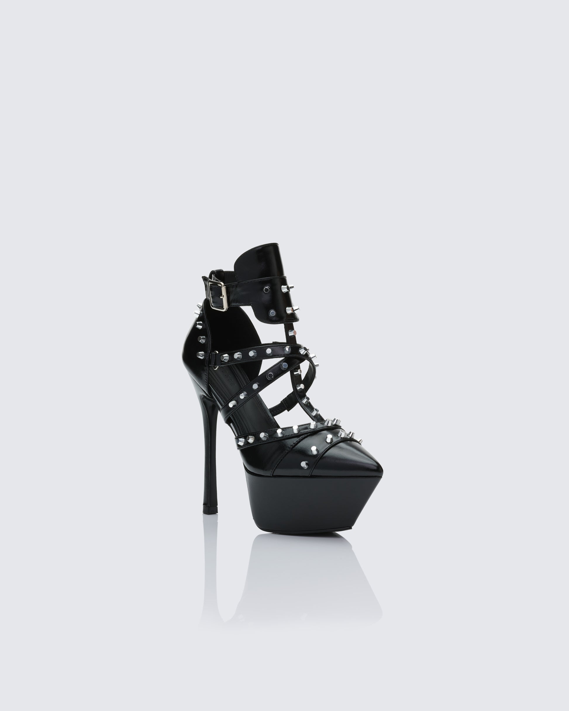 Women's black heels front view – FINESSE