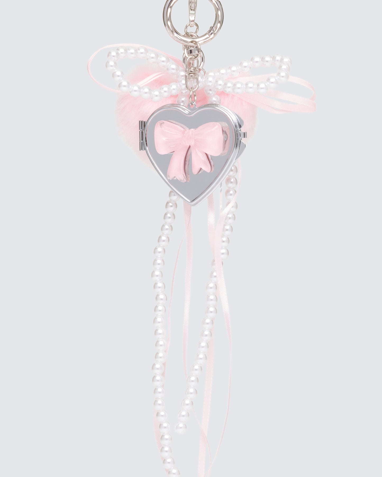 Silver shoulder bag styled on model – FINESSE