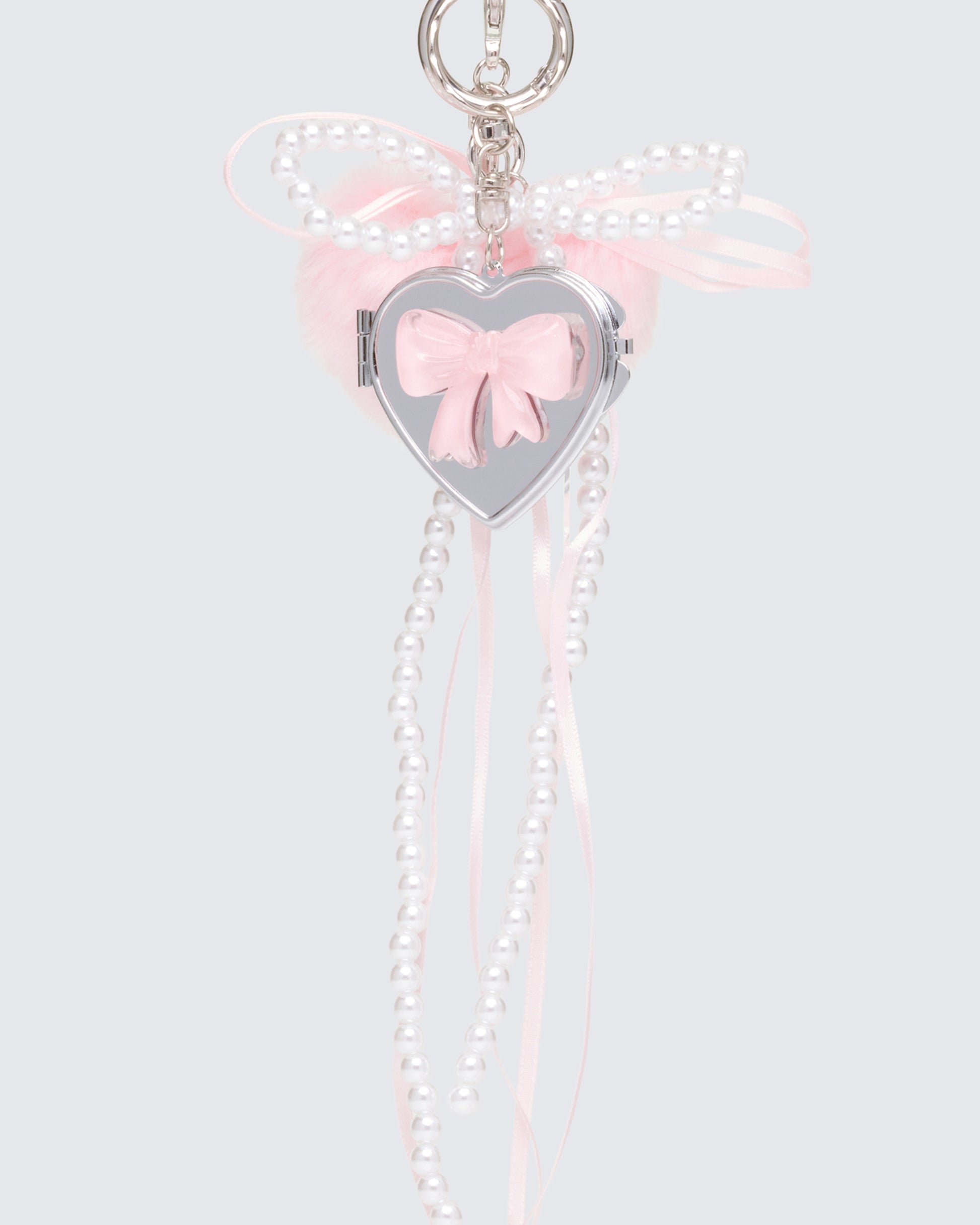 Silver shoulder bag styled on model – FINESSE
