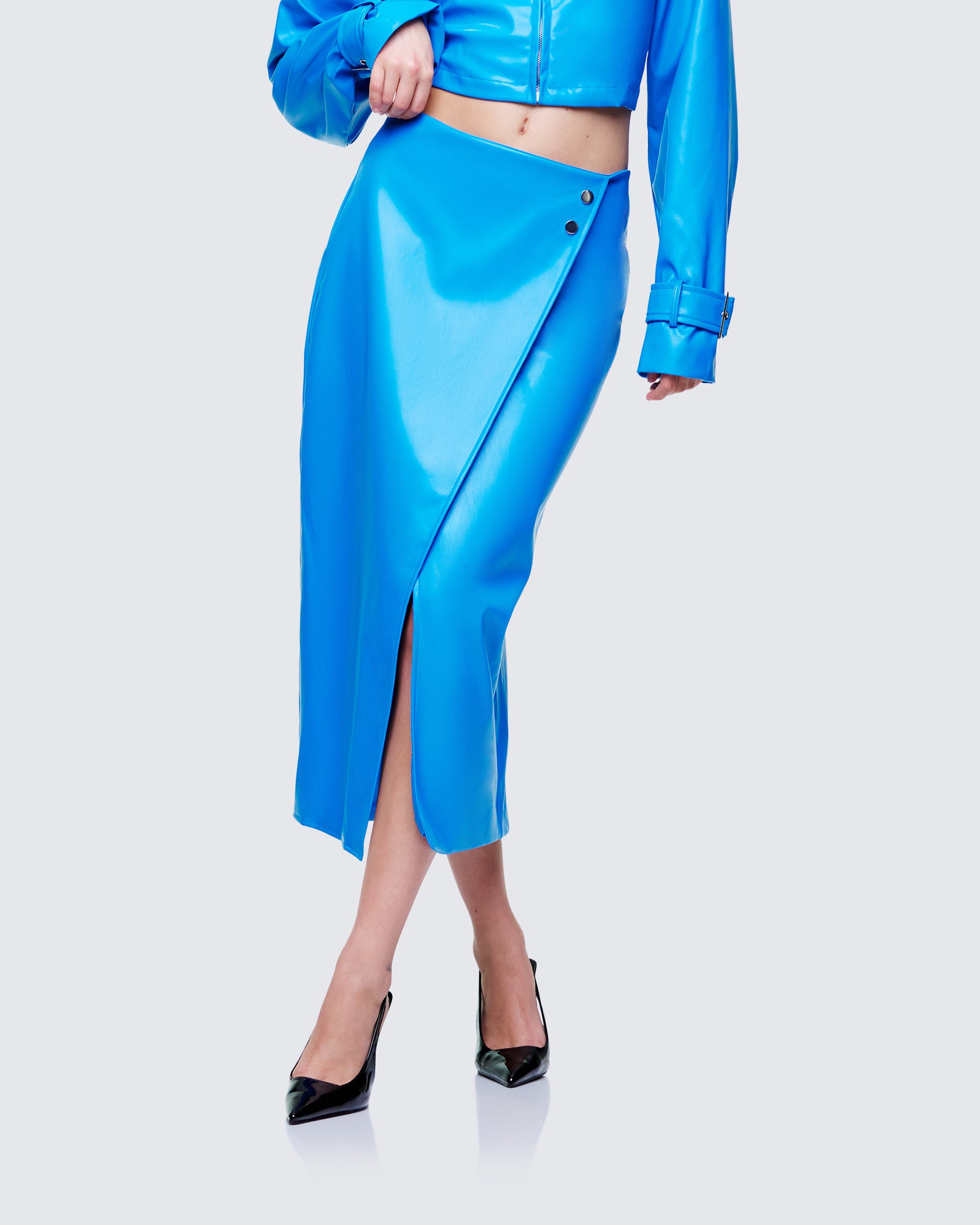 Women's blue skirt styled on model – FINESSE