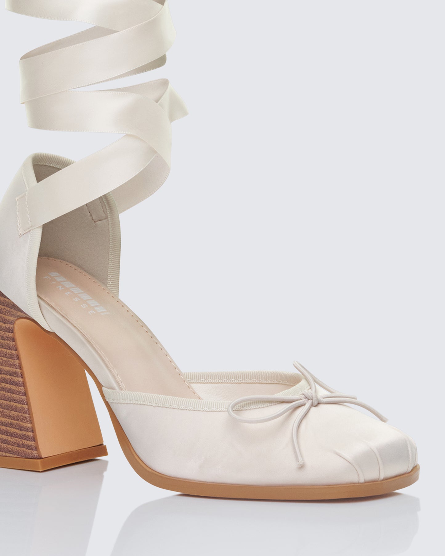 Salome Ivory Pointe Pump