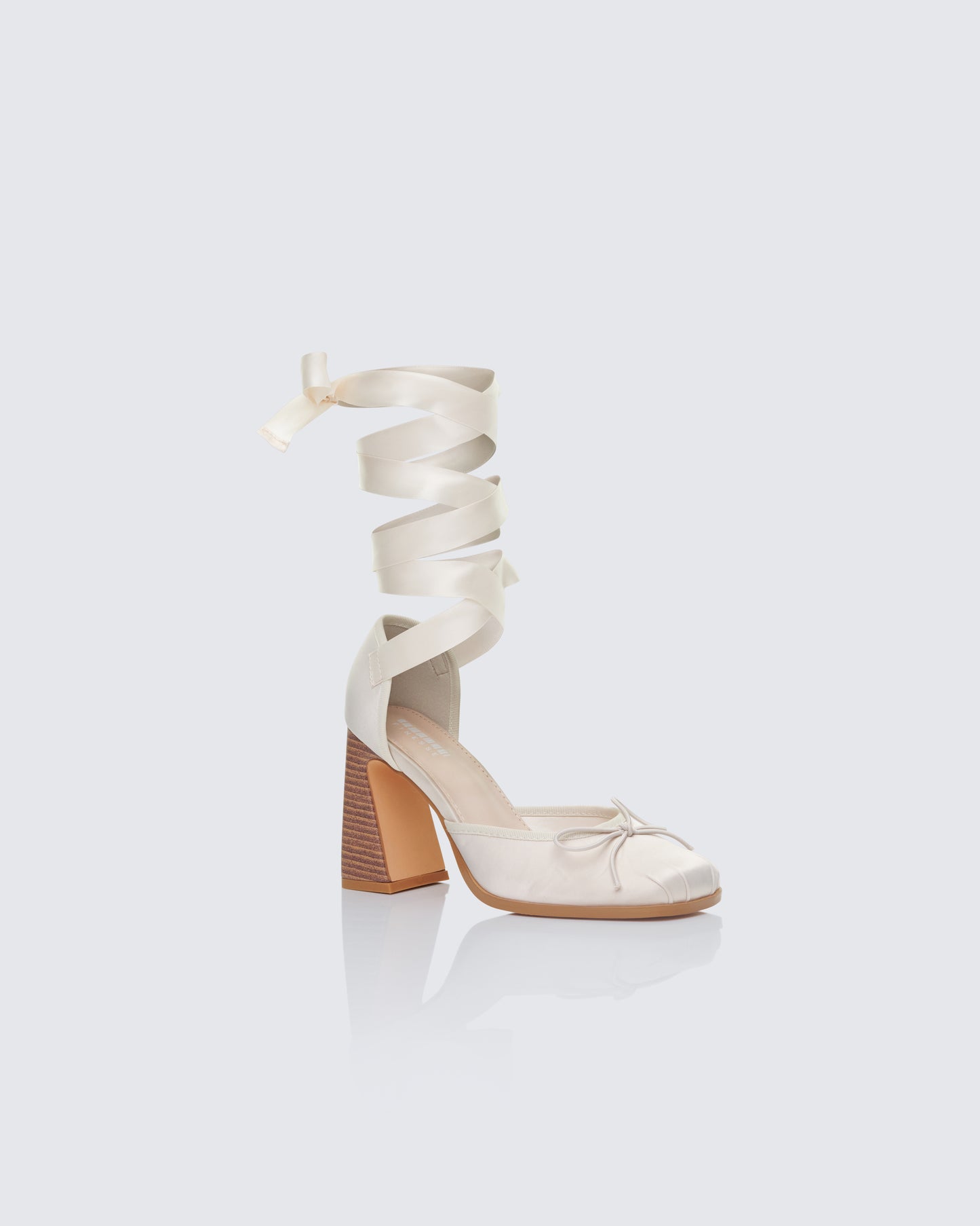 Salome Ivory Pointe Pump