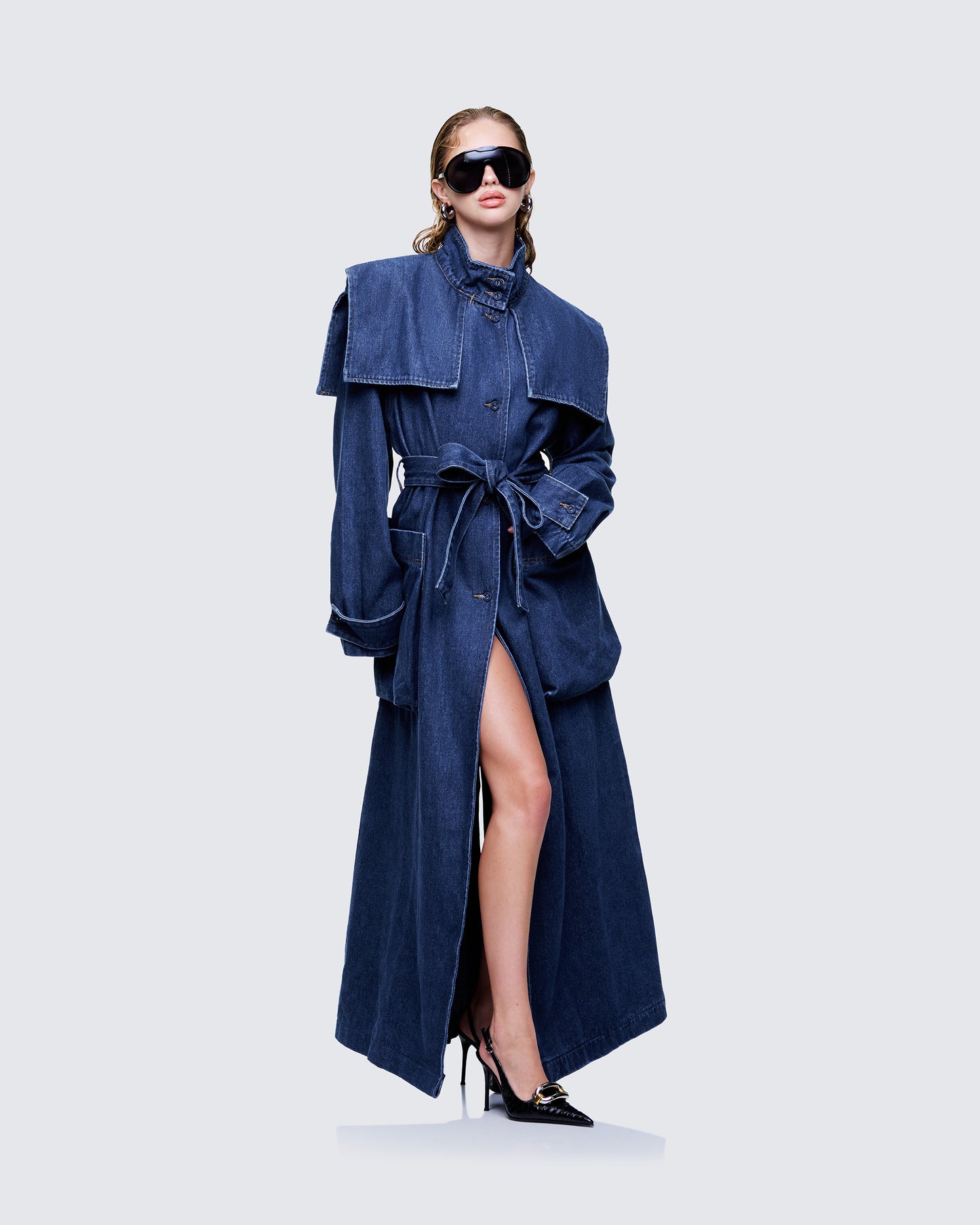 Women's blue cotton outerwear front view – FINESSE