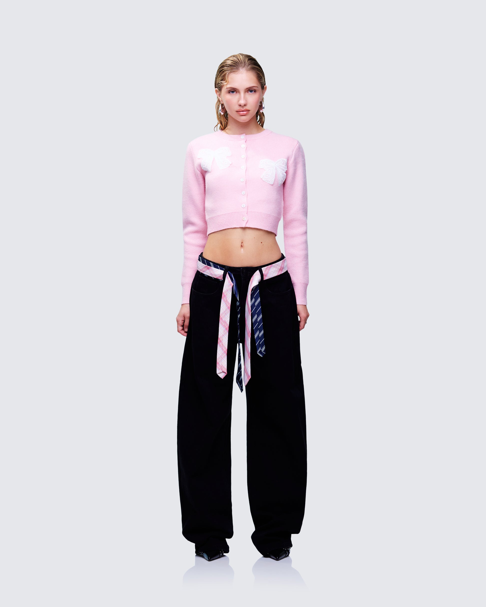 Taliah Bow Set model front